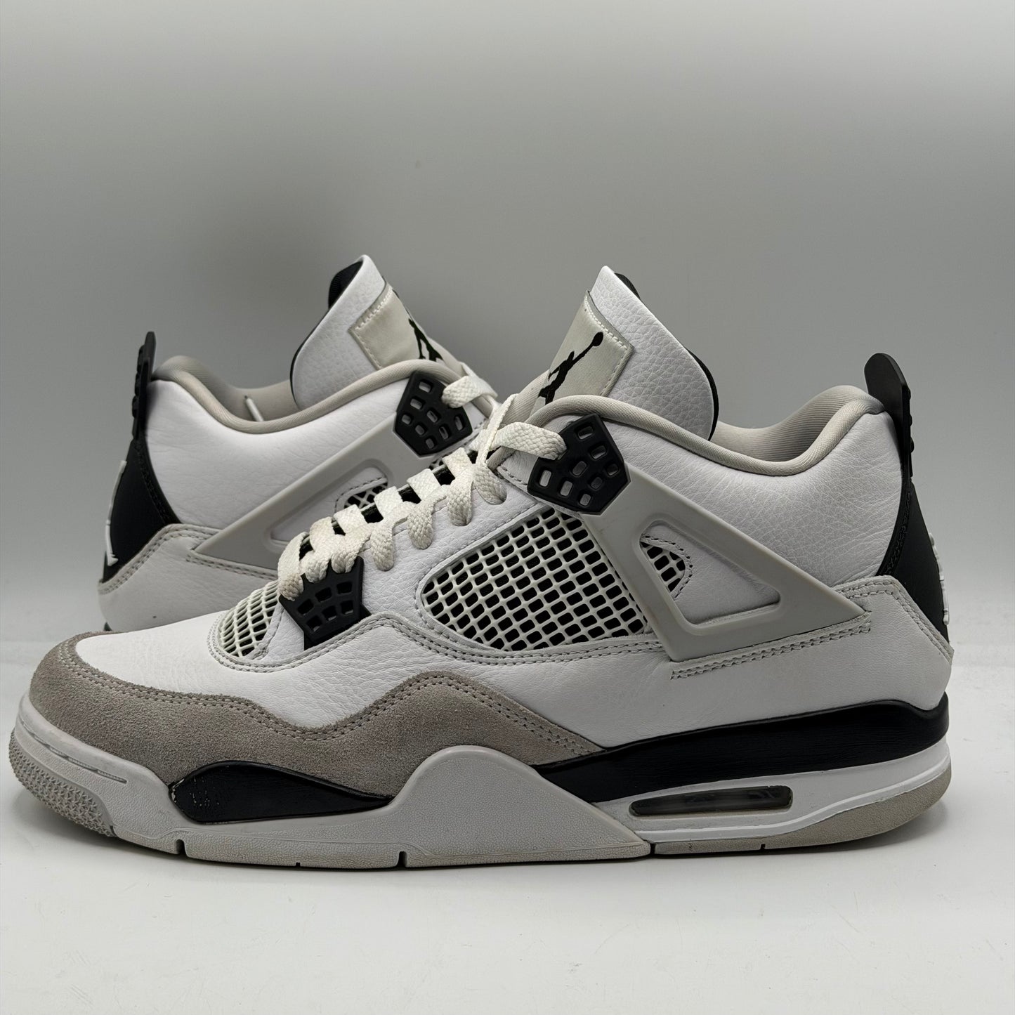 (USED) Jordan 4 Military Black Size 10