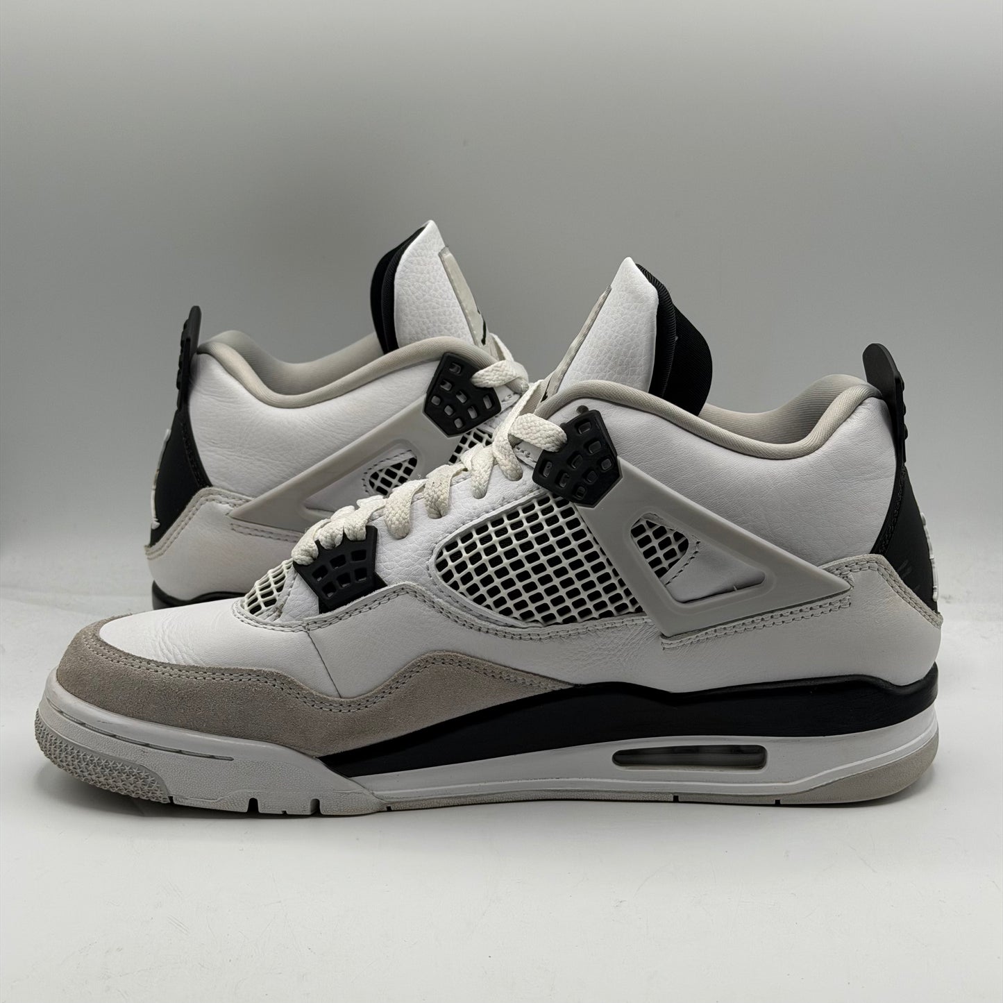 (USED) Jordan 4 Military Black Size 10