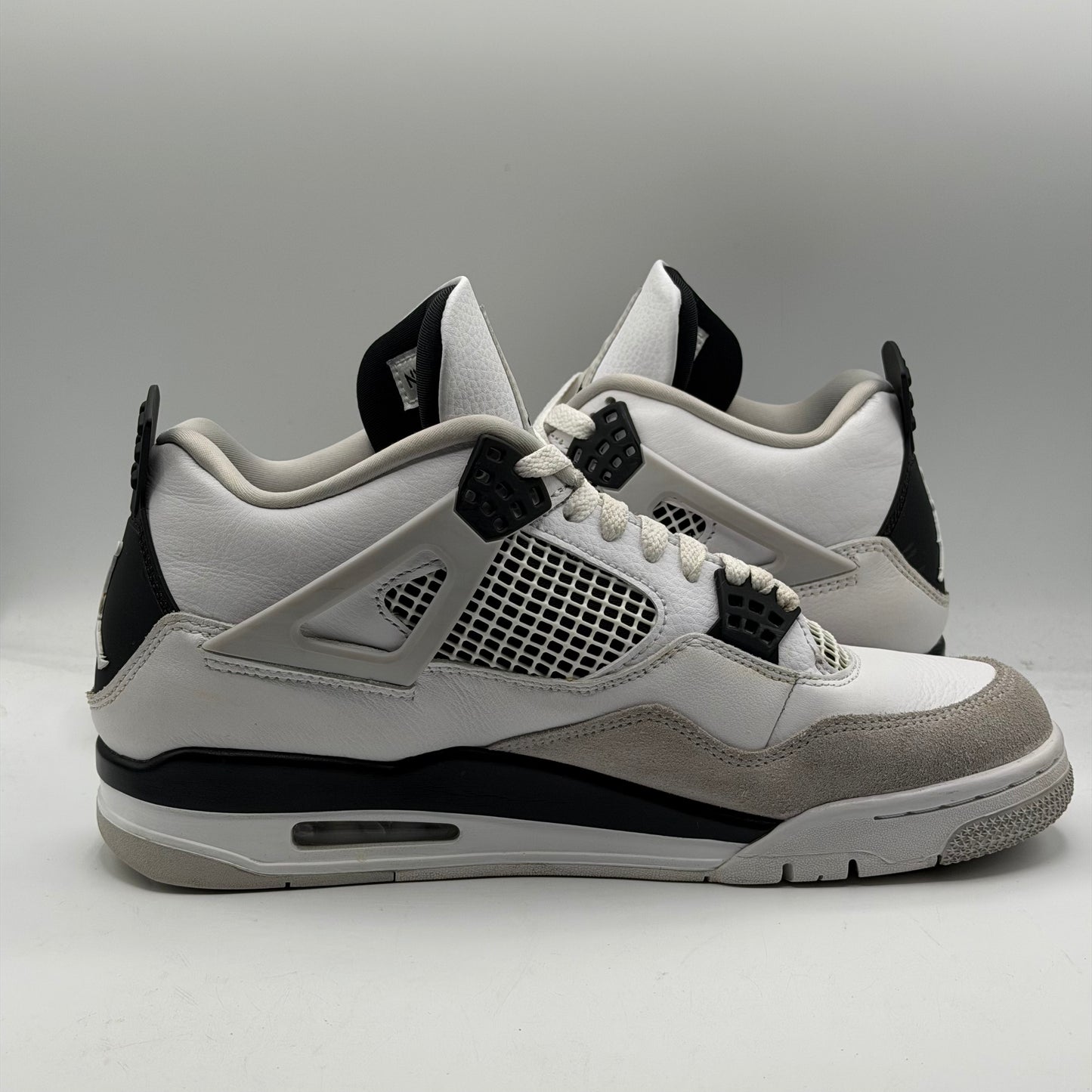 (USED) Jordan 4 Military Black Size 10