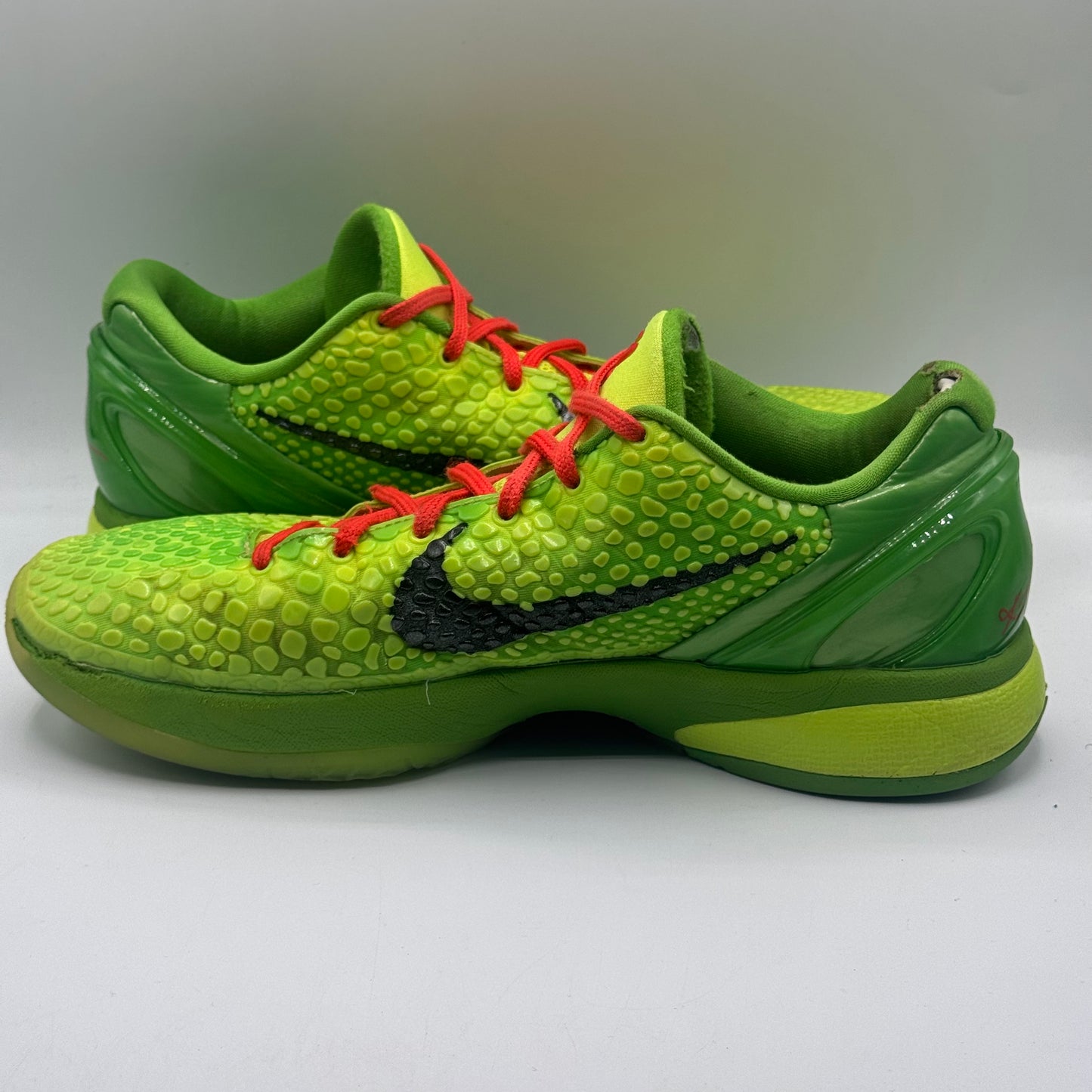 (USED NO BOX 2020) Nike Kobe 6 Protro Grinch Size 9.5