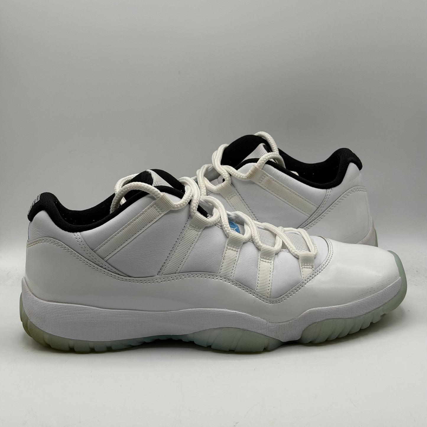 (USED) Jordan 11 Low Legend Blue Size 11