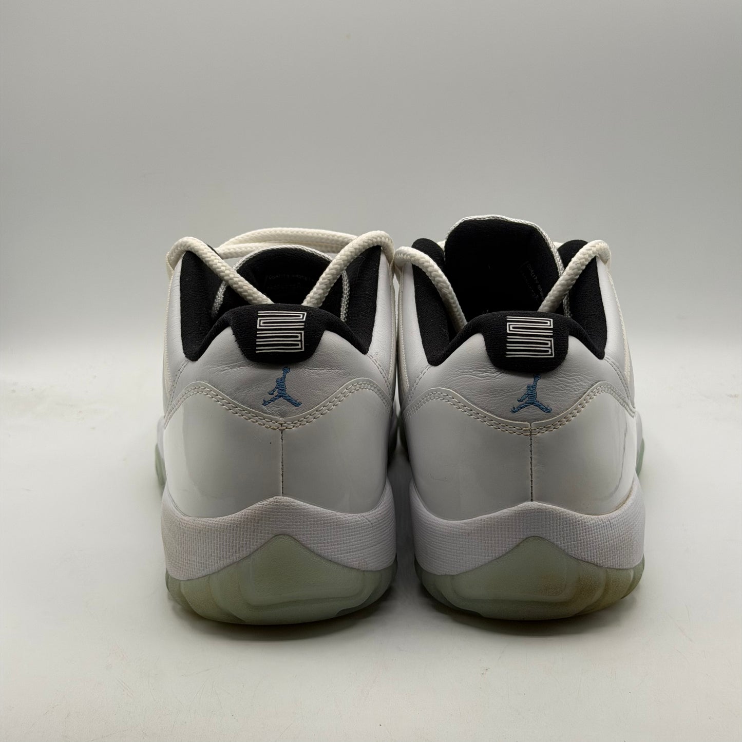 (USED) Jordan 11 Low Legend Blue Size 11