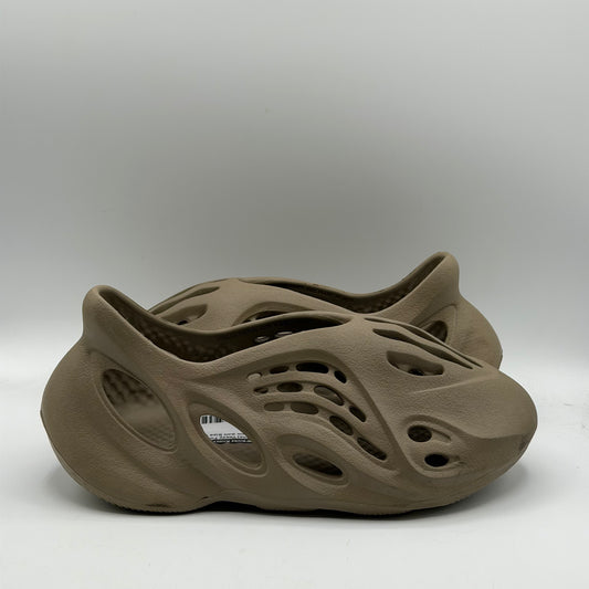 (Used No Box) Yeezy Foamrunner Stone Salt Size 6