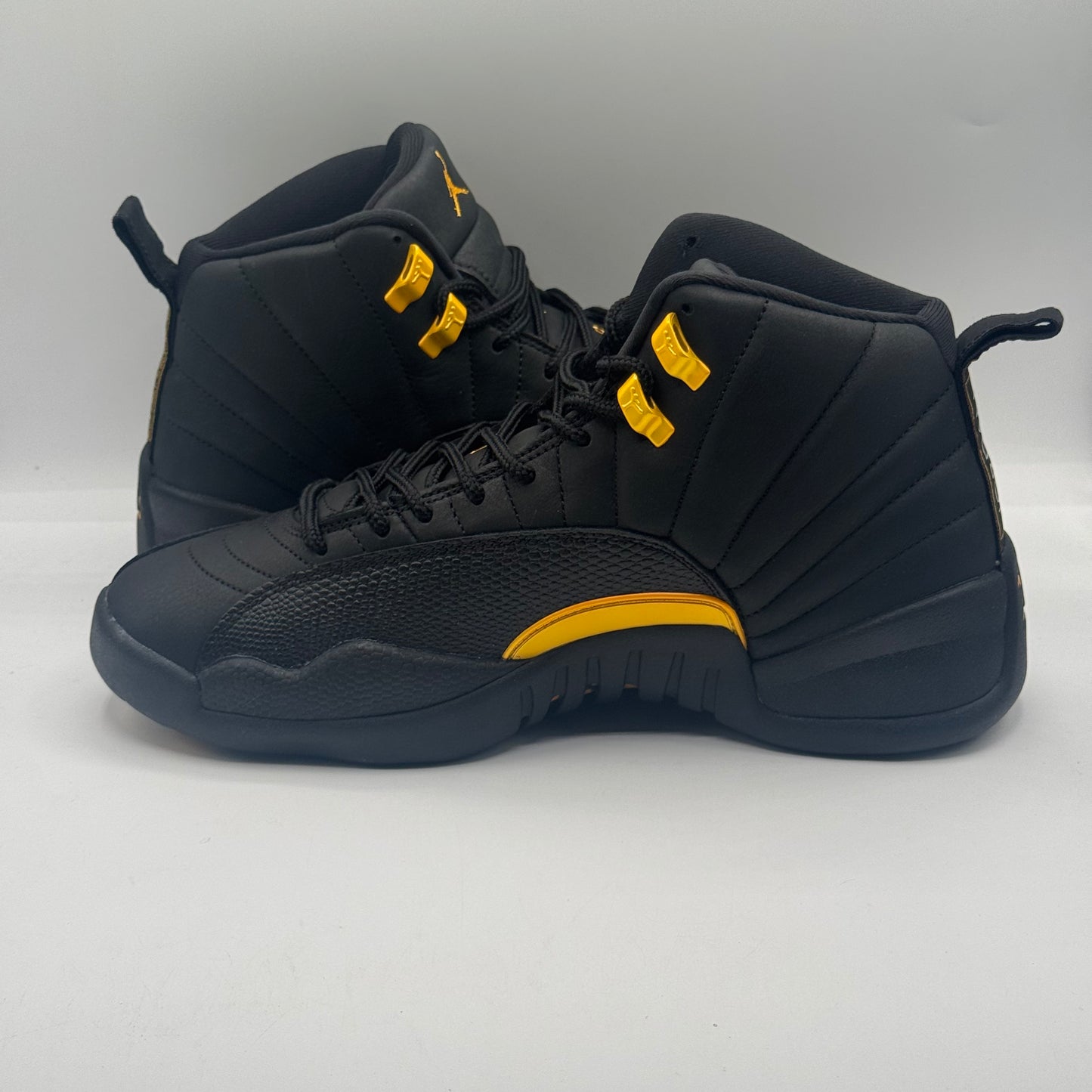 (USED) Jordan 12 Retro Black Taxi Size 9.5