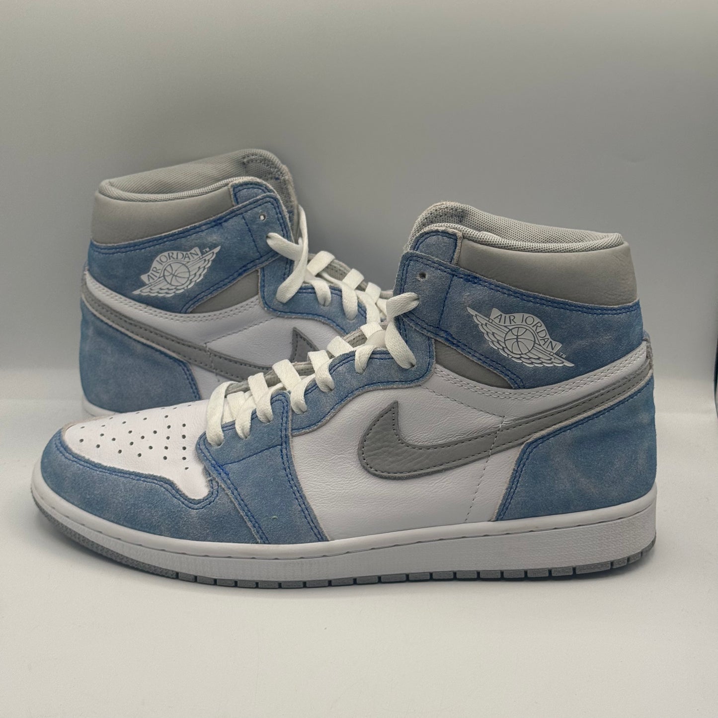 (USED) Jordan 1 Retro High Hyper Royal Smoke Grey Size 11