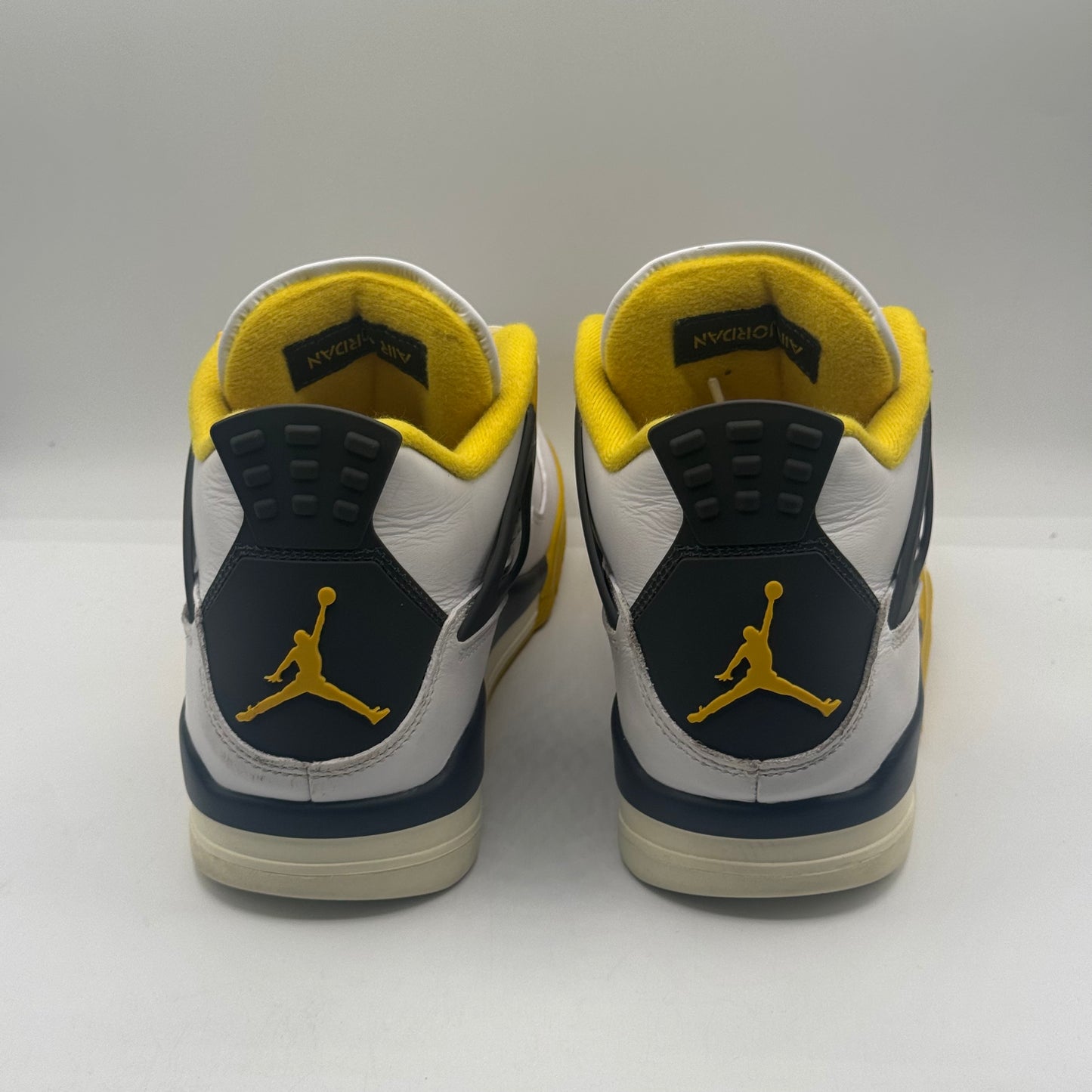 (USED) Jordan 4 Retro Vivid Sulfur (W) Size 11W/9.5M