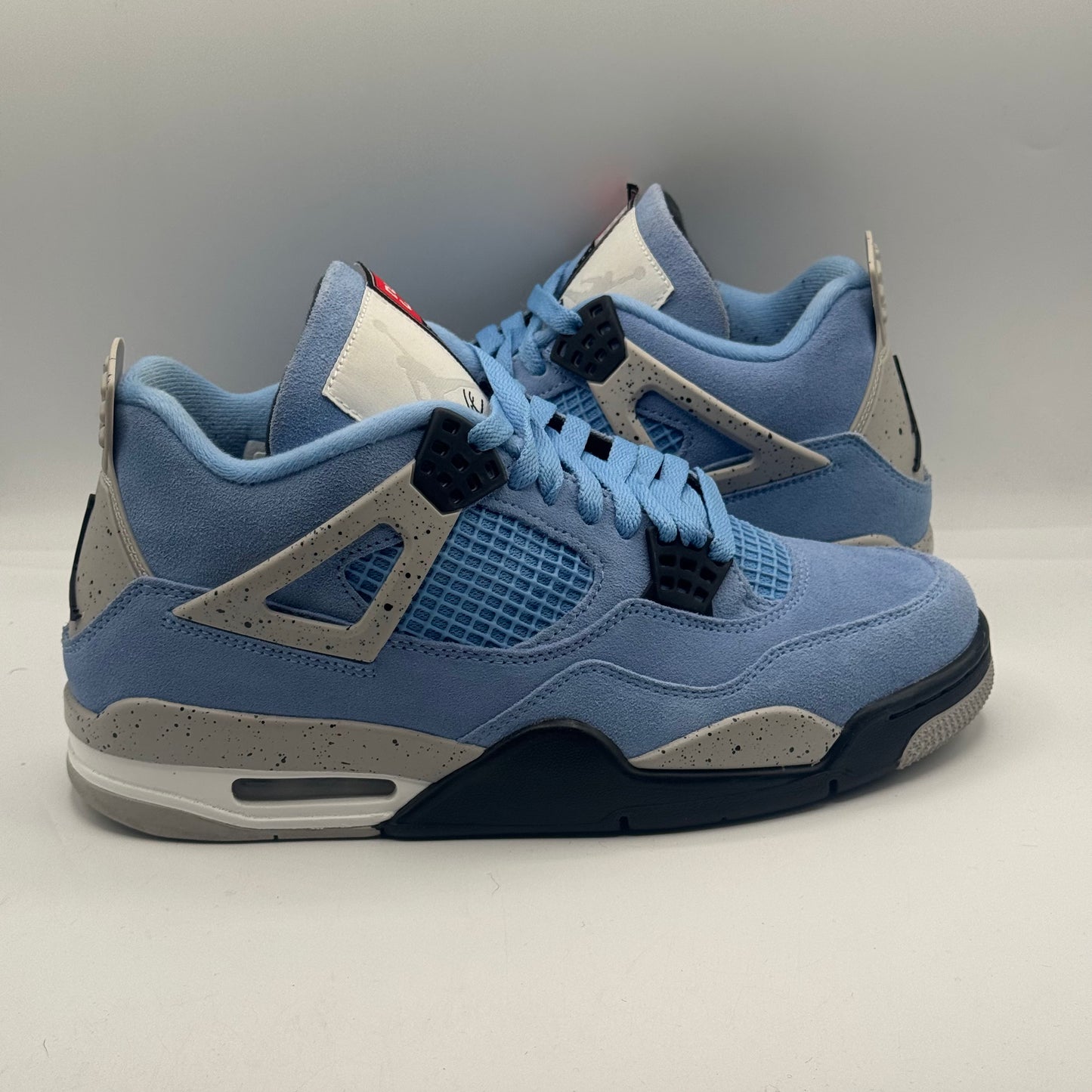 (USED) Jordan 4 Retro University Blue Size 8