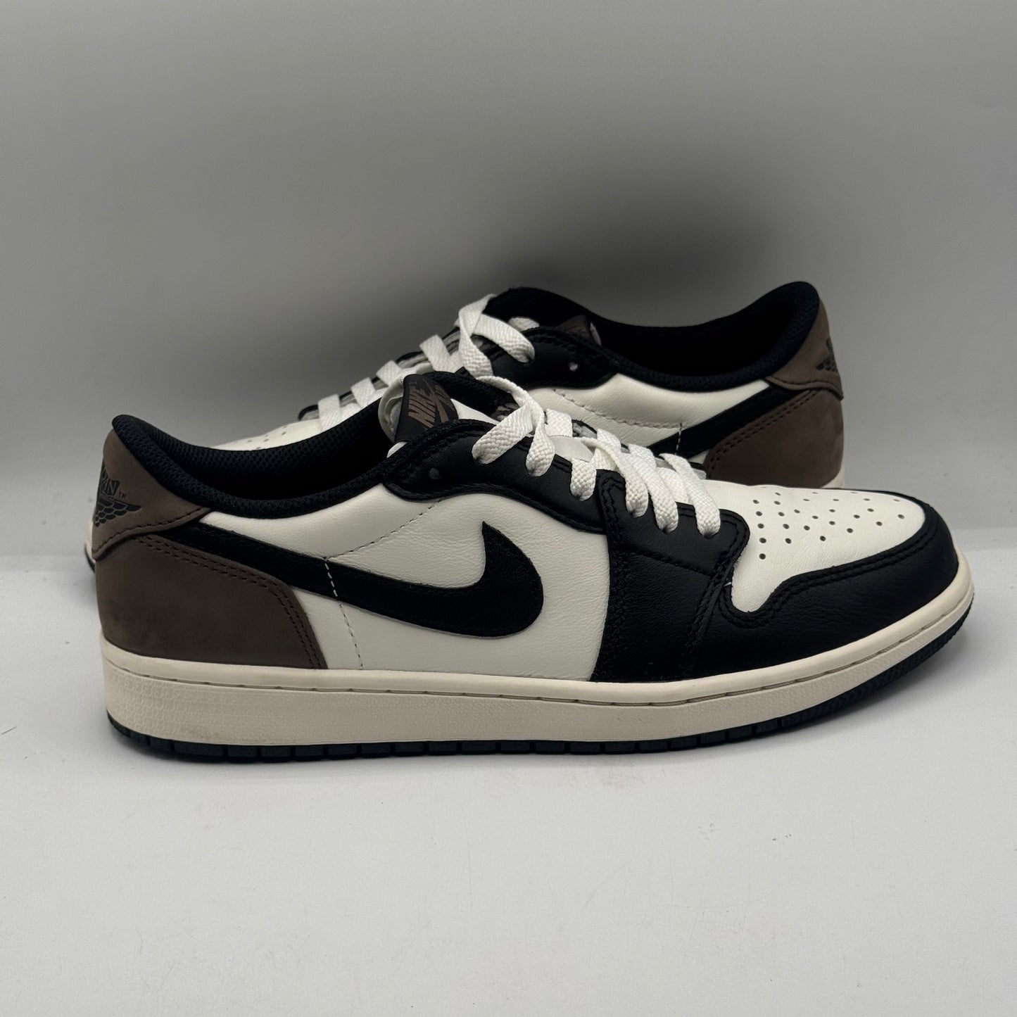 (USED) Jordan 1 Retro Low OG Mocha Size 8.5