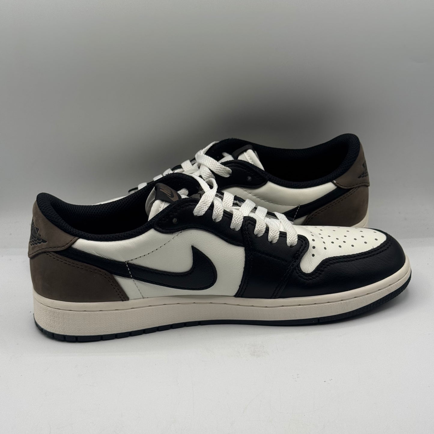 (USED) Jordan 1 Retro Low OG Mocha Size 8.5