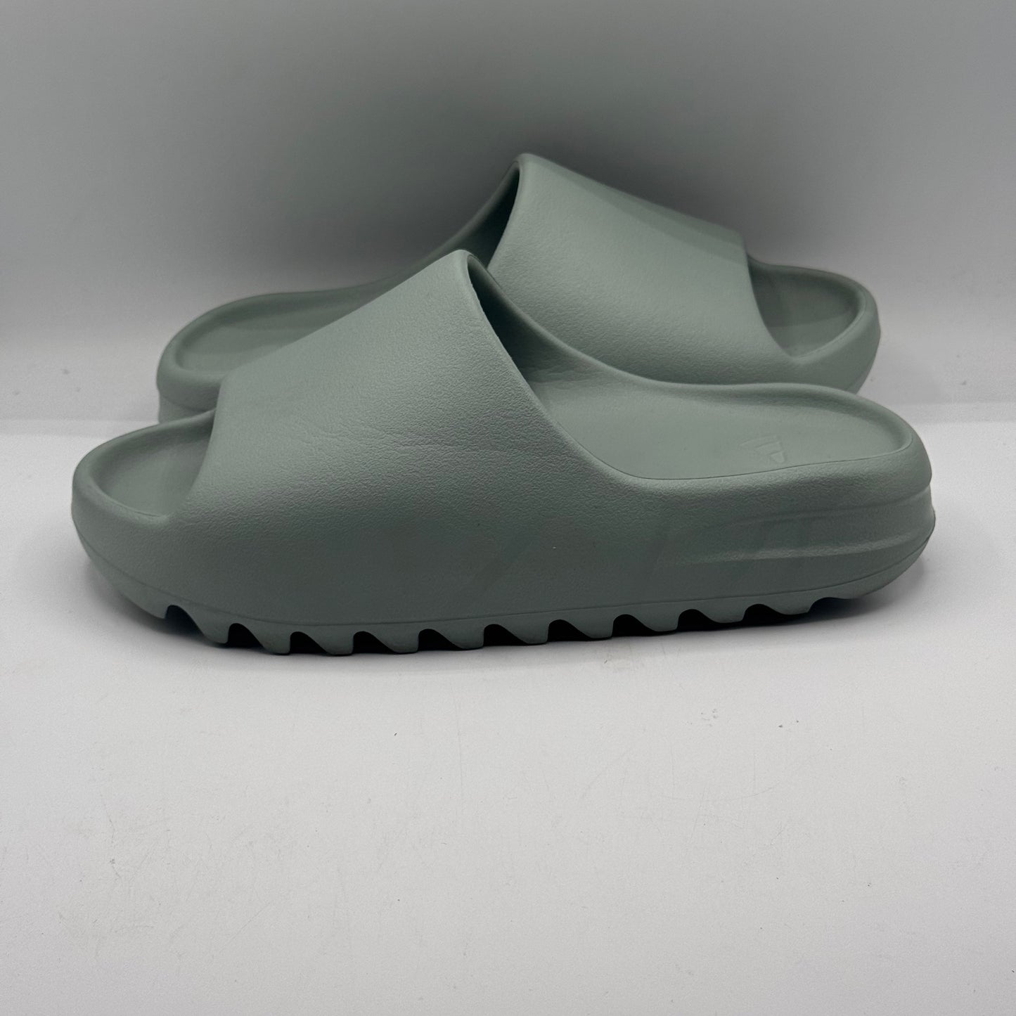 (USED) Adidas Yeezy Slide Salt Size 6Y
