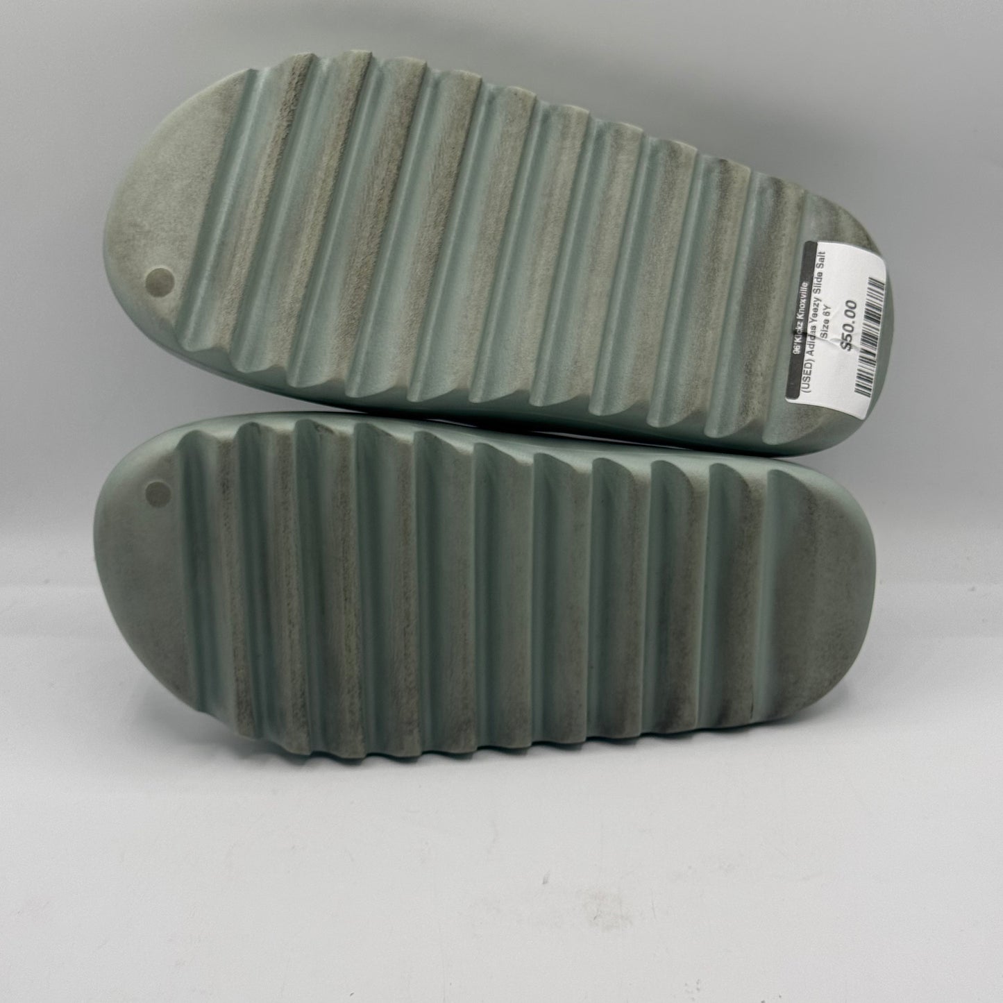 (USED) Adidas Yeezy Slide Salt Size 6Y