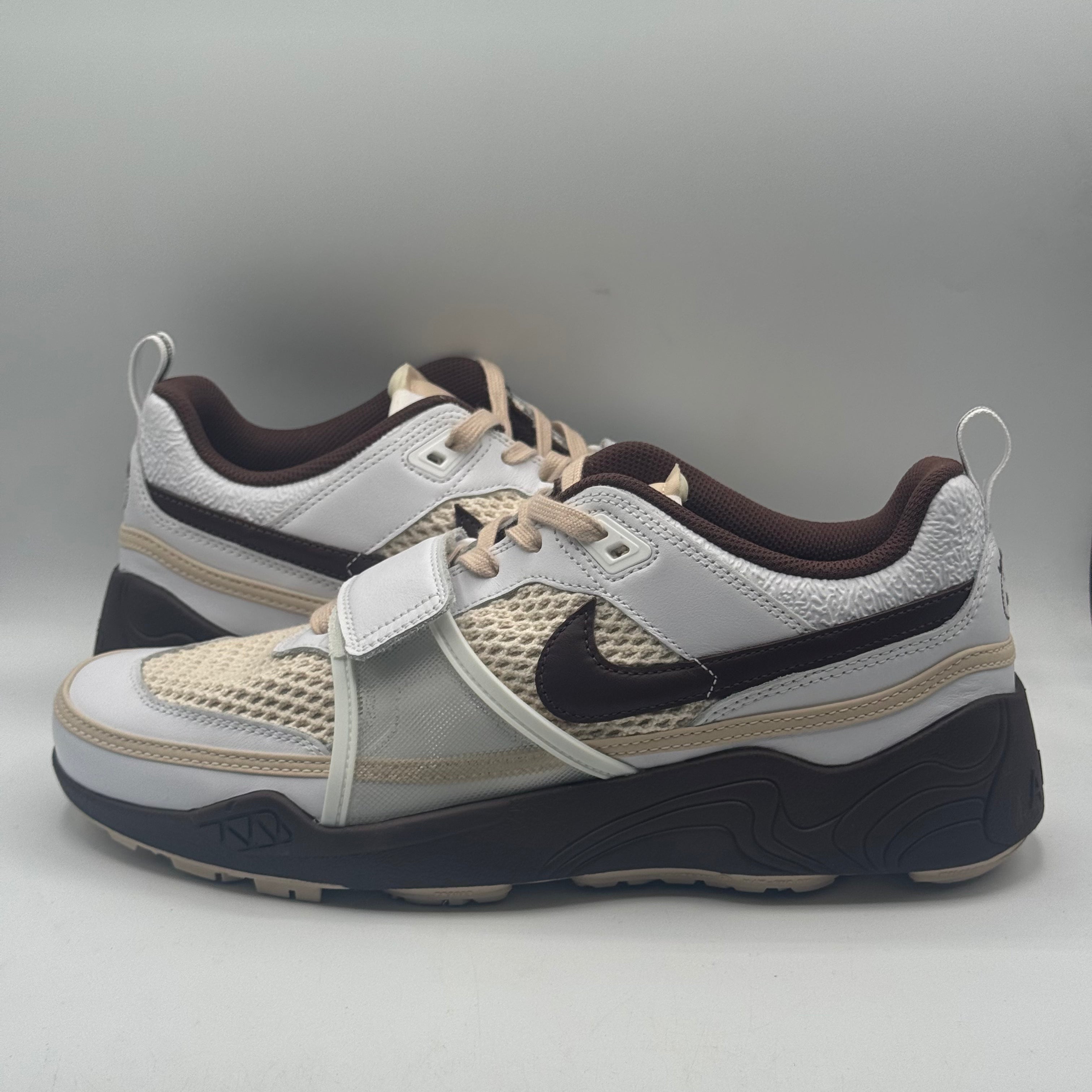 (USED) Nike Zoom Field Jaxx Travis Scott Light Chocolate Size 12