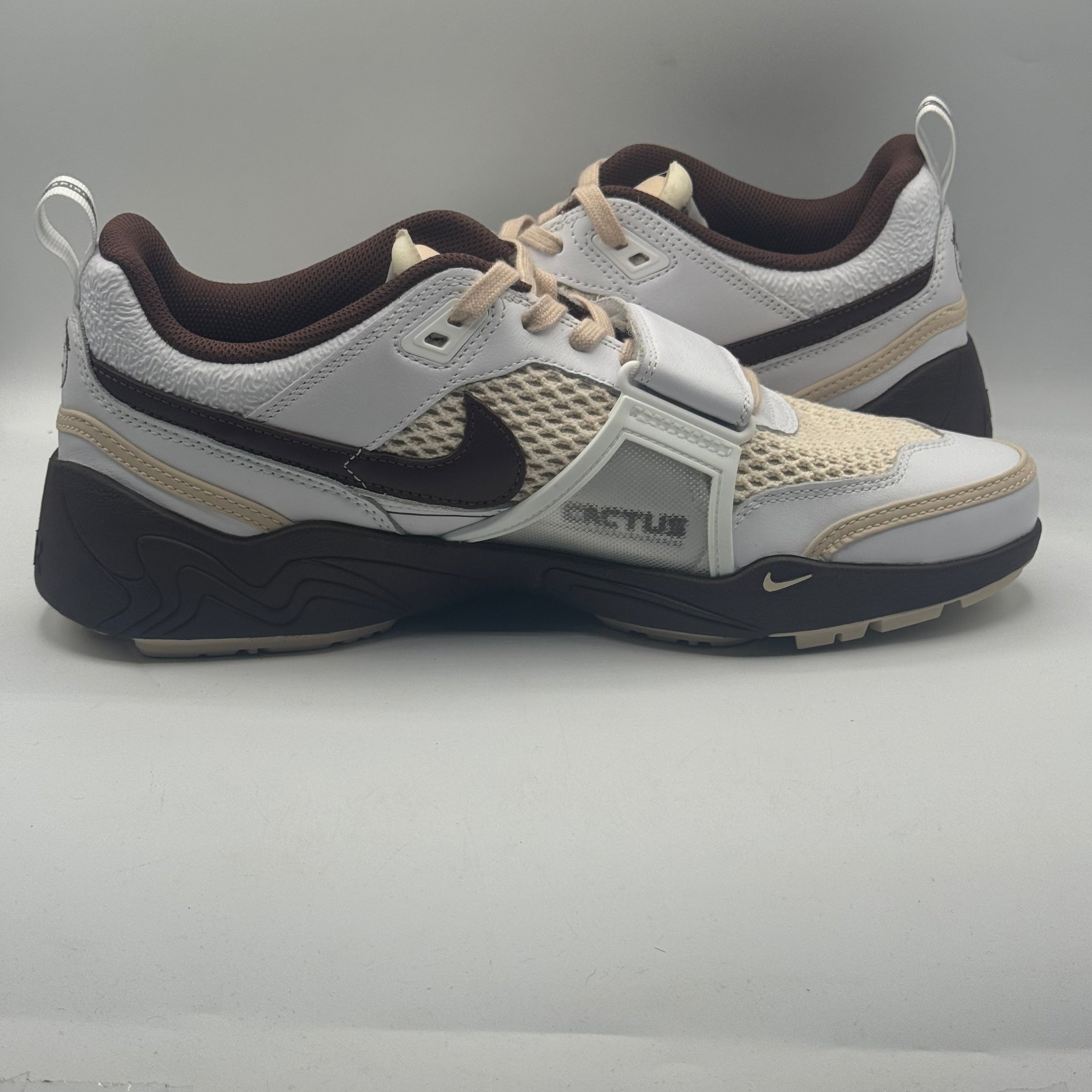 (USED) Nike Zoom Field Jaxx Travis Scott Light Chocolate Size 12