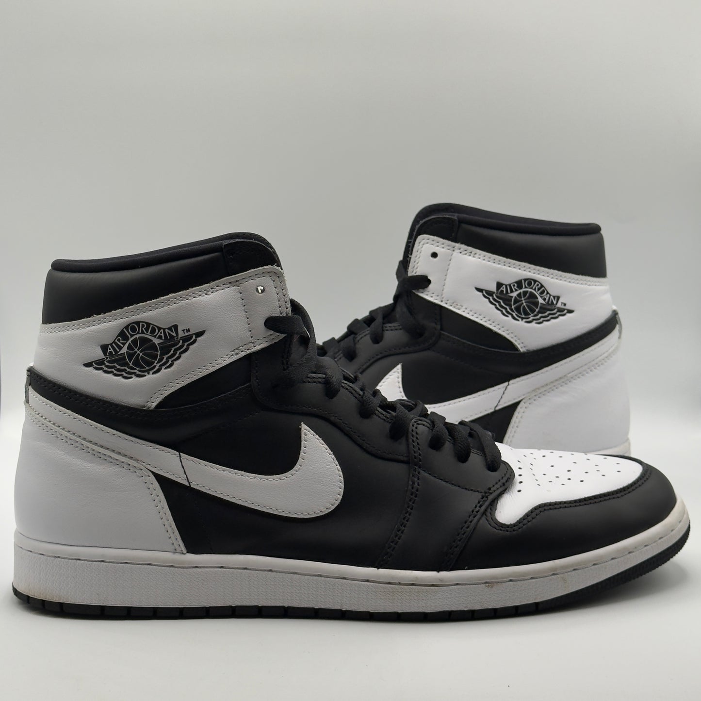 (USED NO BOX) Jordan 1 High OG Black White Size 14