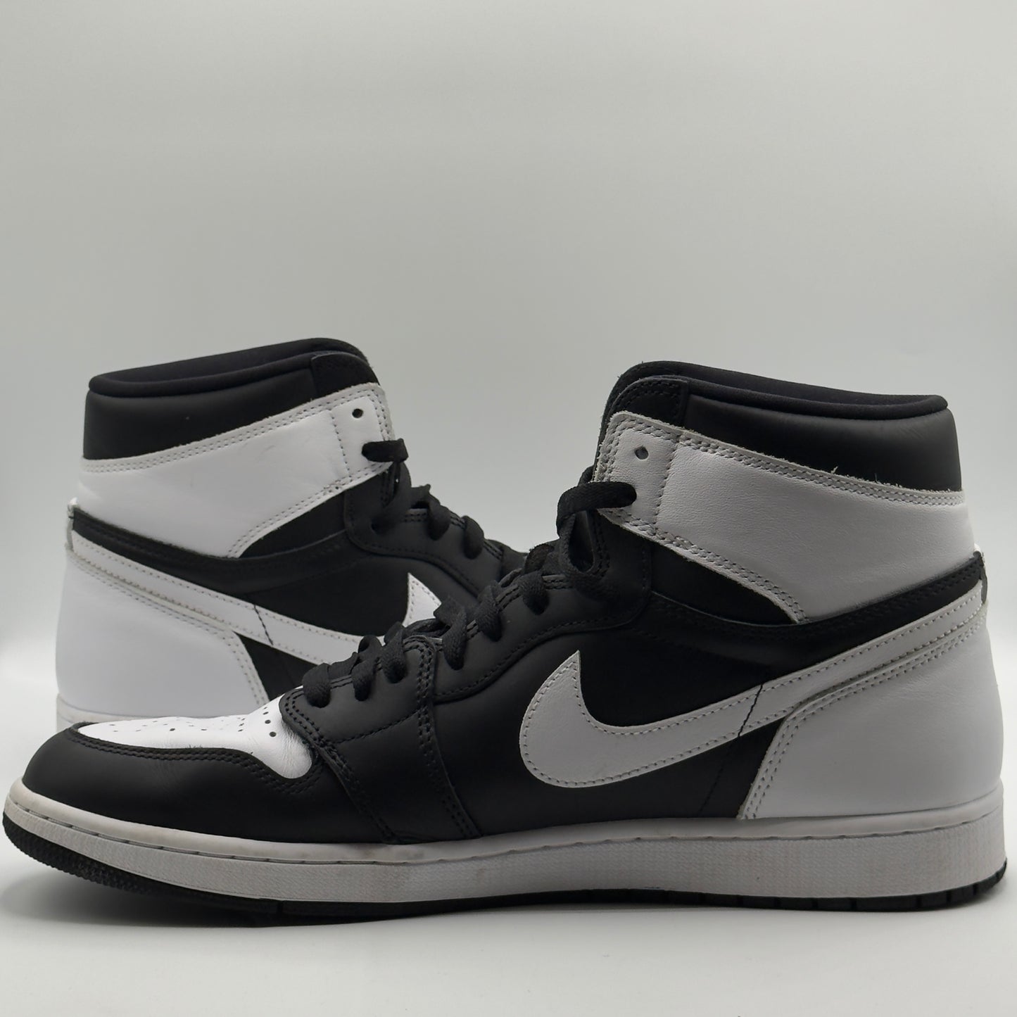 (USED NO BOX) Jordan 1 High OG Black White Size 14