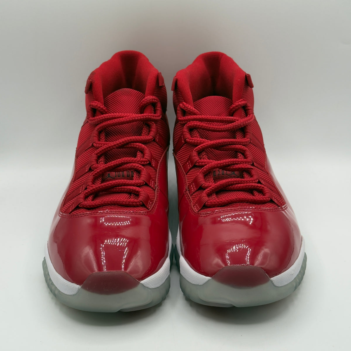 (USED NO BOX) Jordan 11 Retro Win Like 96' Size 9.5
