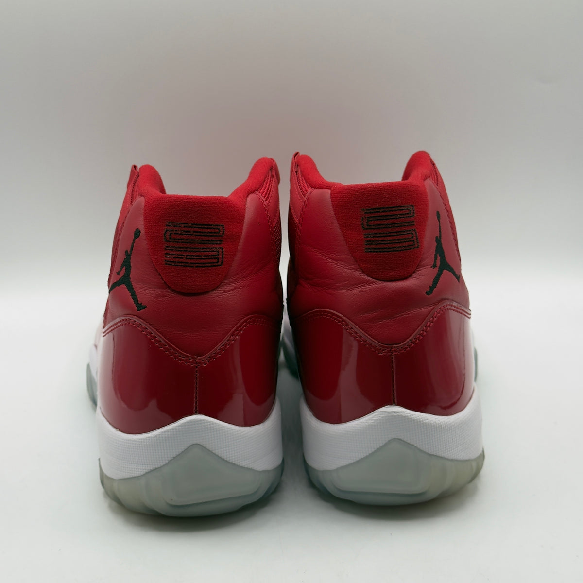 (USED NO BOX) Jordan 11 Retro Win Like 96' Size 9.5