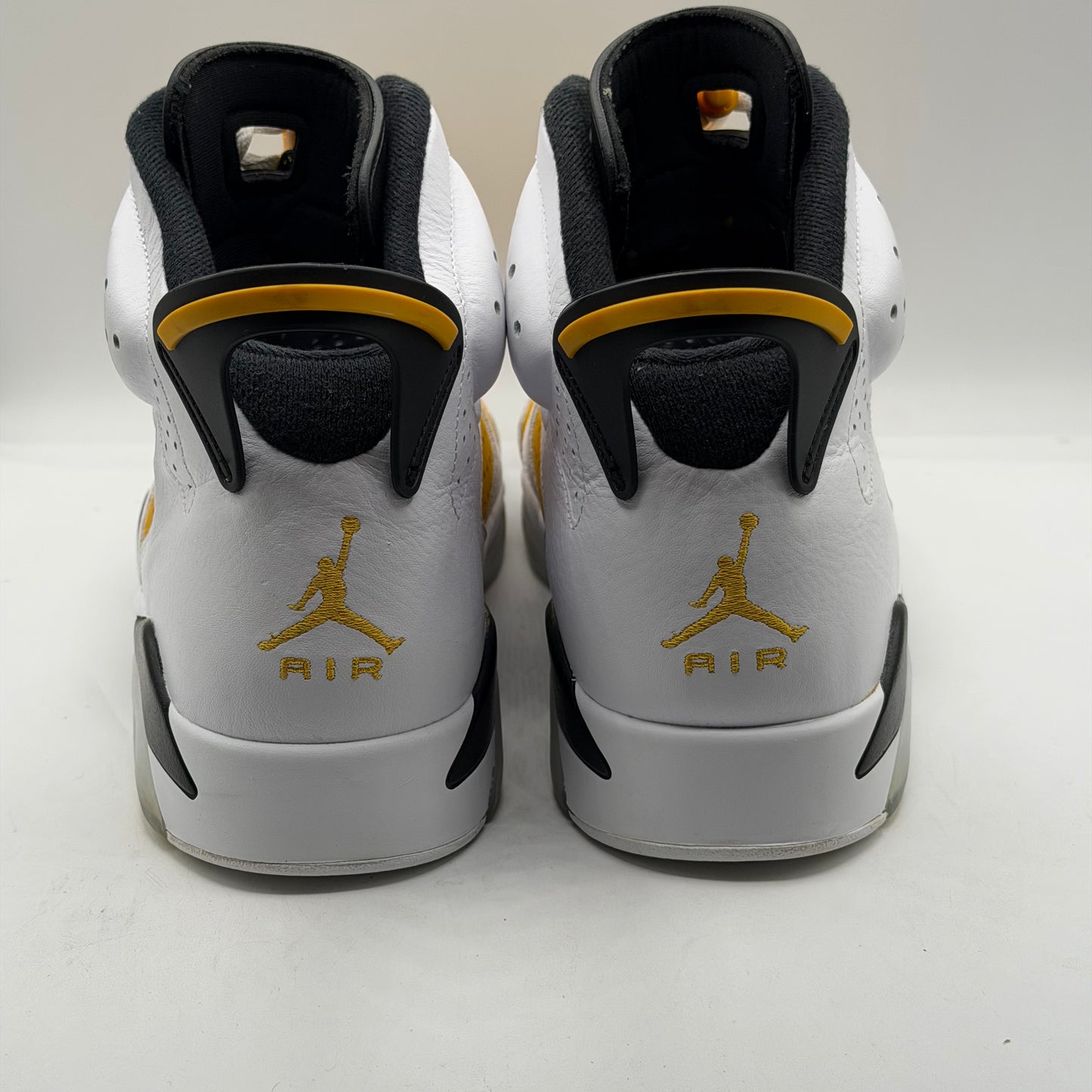 (USED) Jordan 6 Retro Yellow Orche Size 13