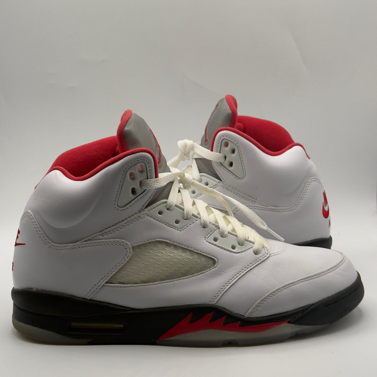 (USED) Jordan 5 Retro Fire Red Silver Tongue 2020 Size 11