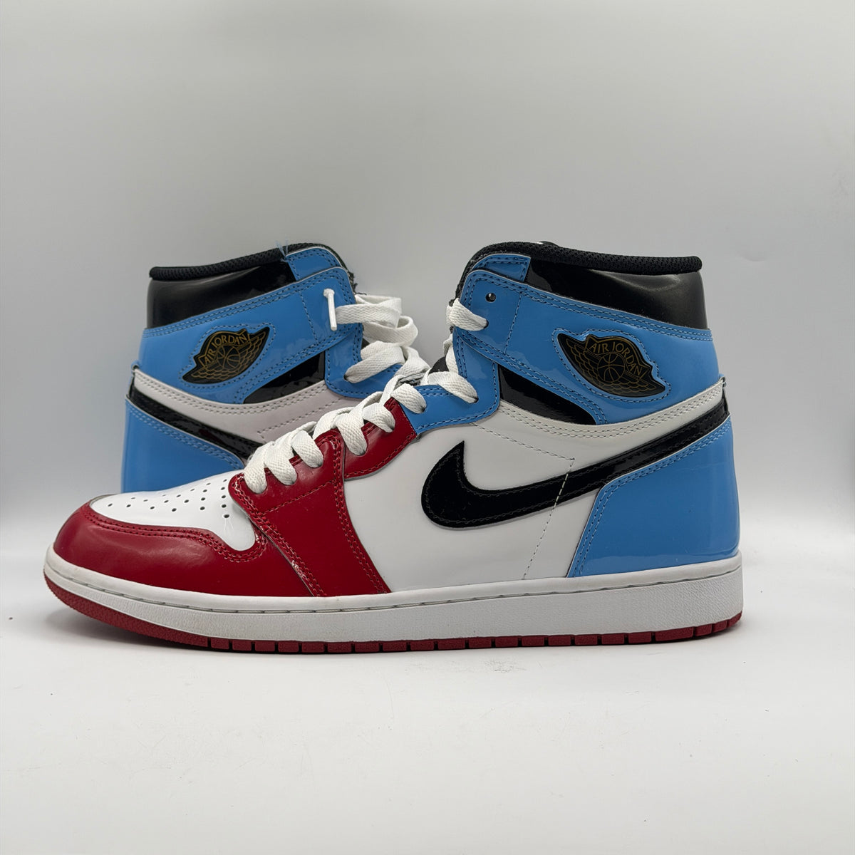 (USED) Jordan 1 Retro High Fearless UNC Chicago Size 10.5
