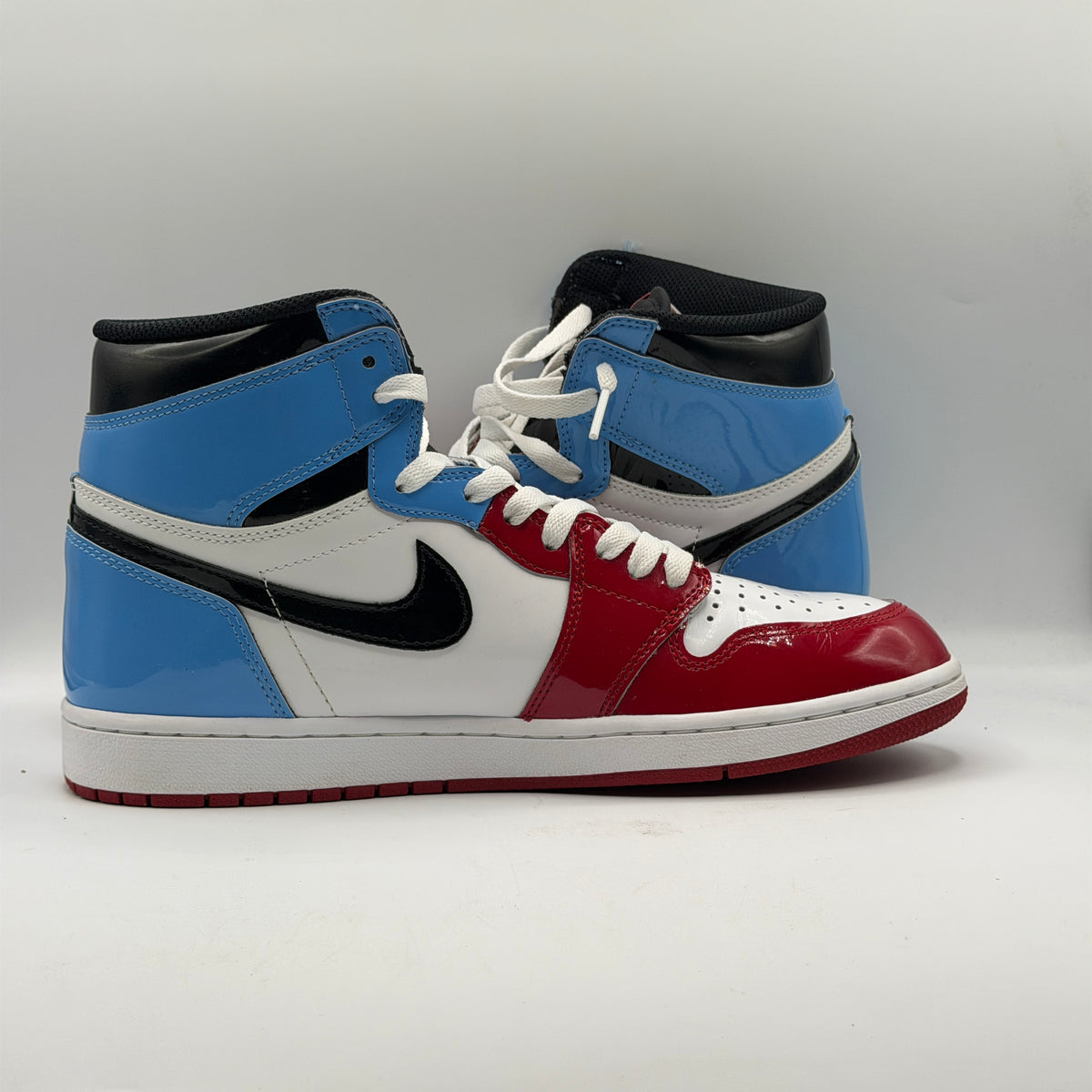 (USED) Jordan 1 Retro High Fearless UNC Chicago Size 10.5