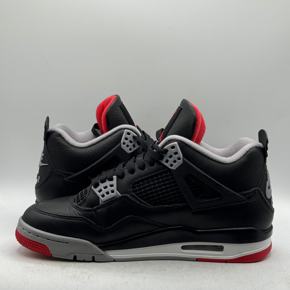 (USED) Jordan 4 Bred Reimagined Size 8.5