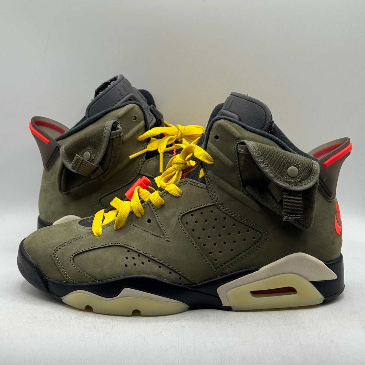 (USED) Jordan 6 Travis Scott Size 9