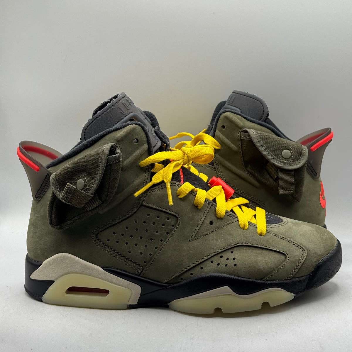 (USED) Jordan 6 Travis Scott Size 9