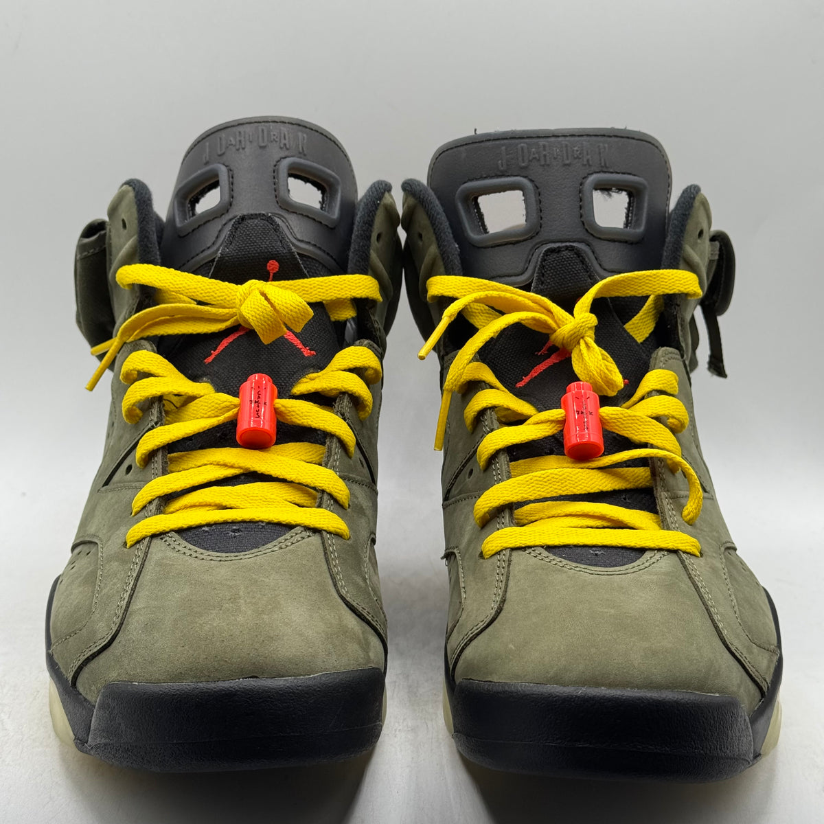 (USED) Jordan 6 Travis Scott Size 9