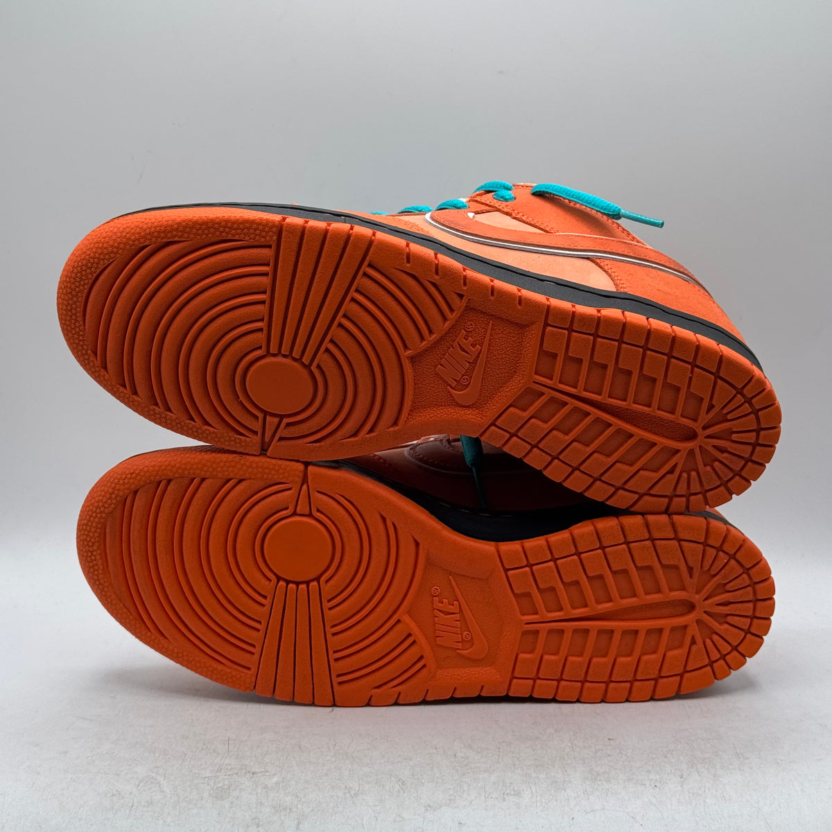 (USED) Nike SB Dunk Low Orange Lobster Size 8.5