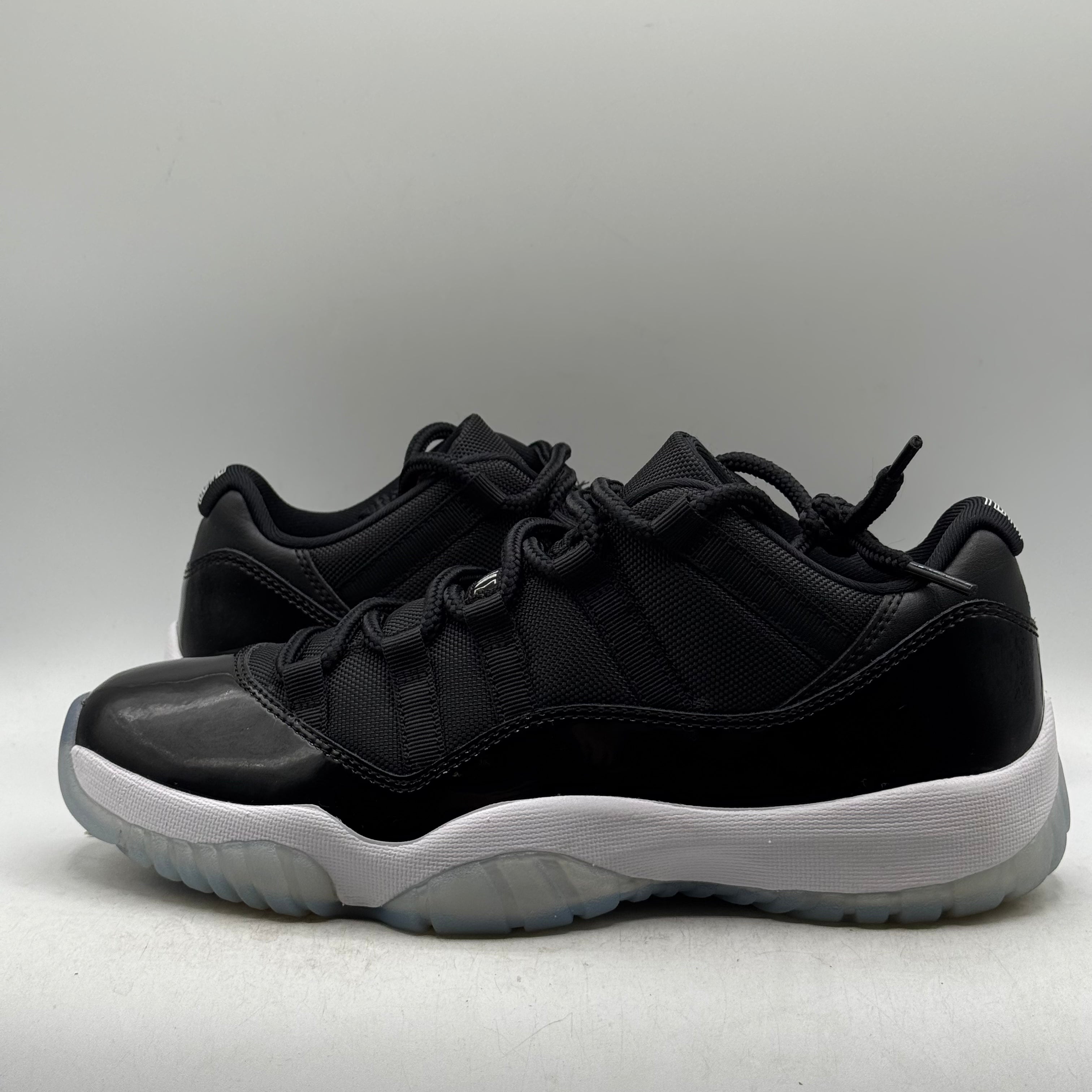 (USED) Jordan 11 Low Space Jam Size 8.5