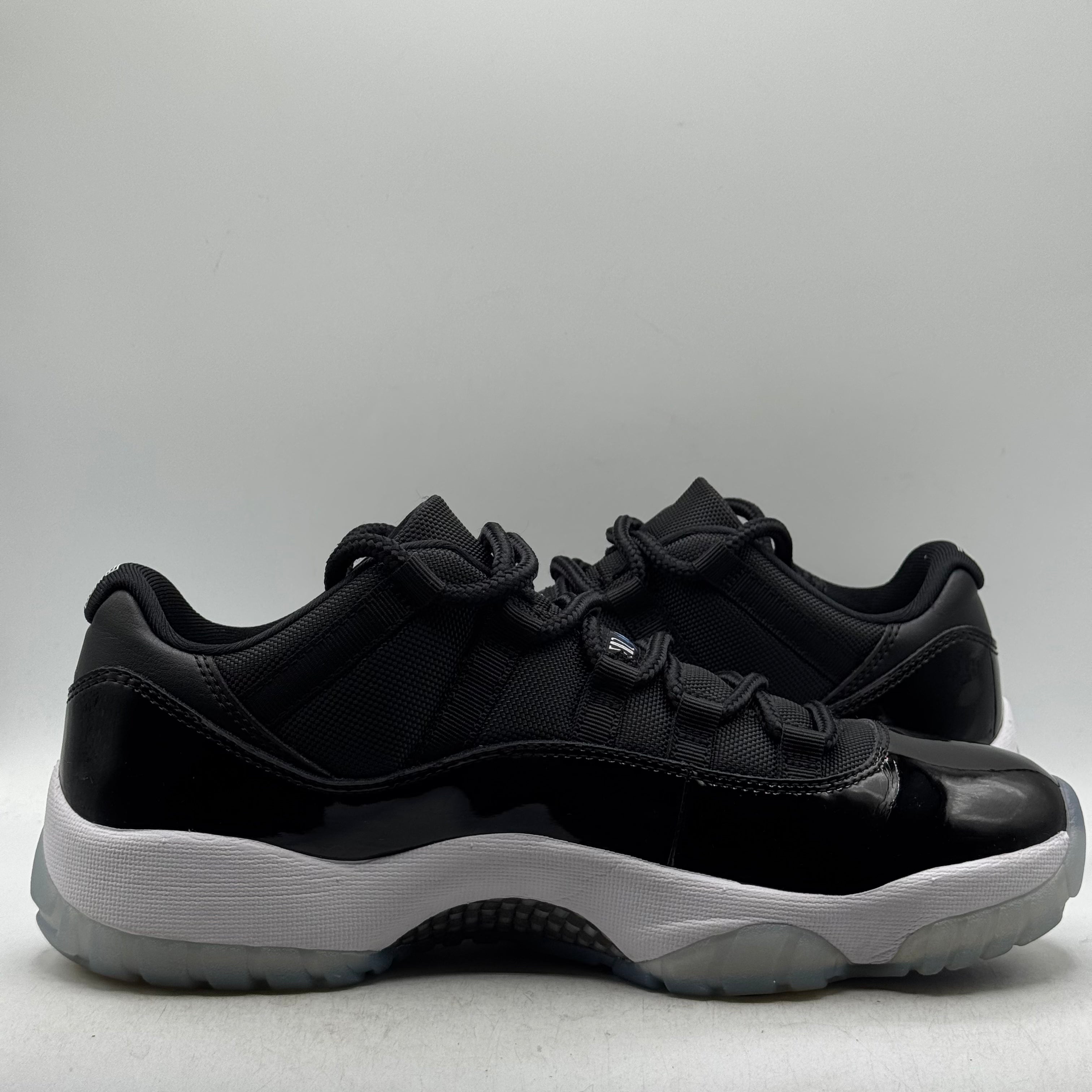 (USED) Jordan 11 Low Space Jam Size 8.5