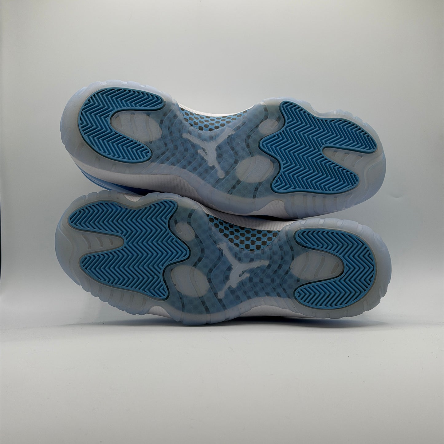 (USED) Jordan 11 Retro Low University Blue (2026) Size 9.5 No Box