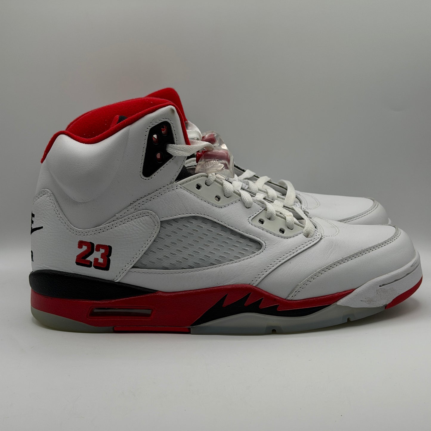 (USED) Jordan 5 Retro Fire Red Black Tongue (2025) Size 11