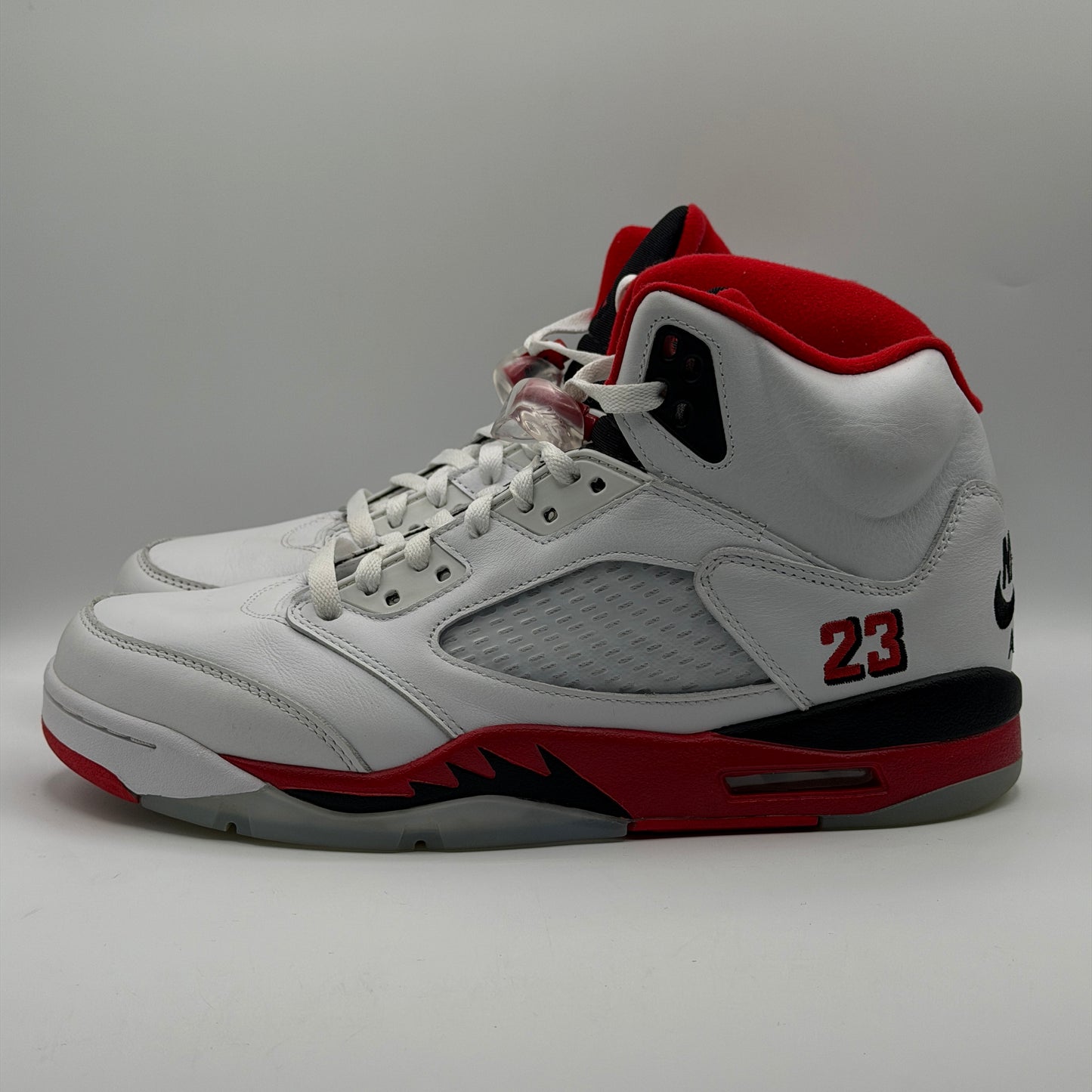 (USED) Jordan 5 Retro Fire Red Black Tongue (2025) Size 11