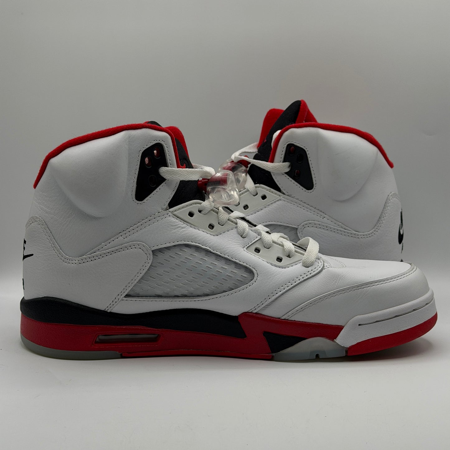 (USED) Jordan 5 Retro Fire Red Black Tongue (2025) Size 11