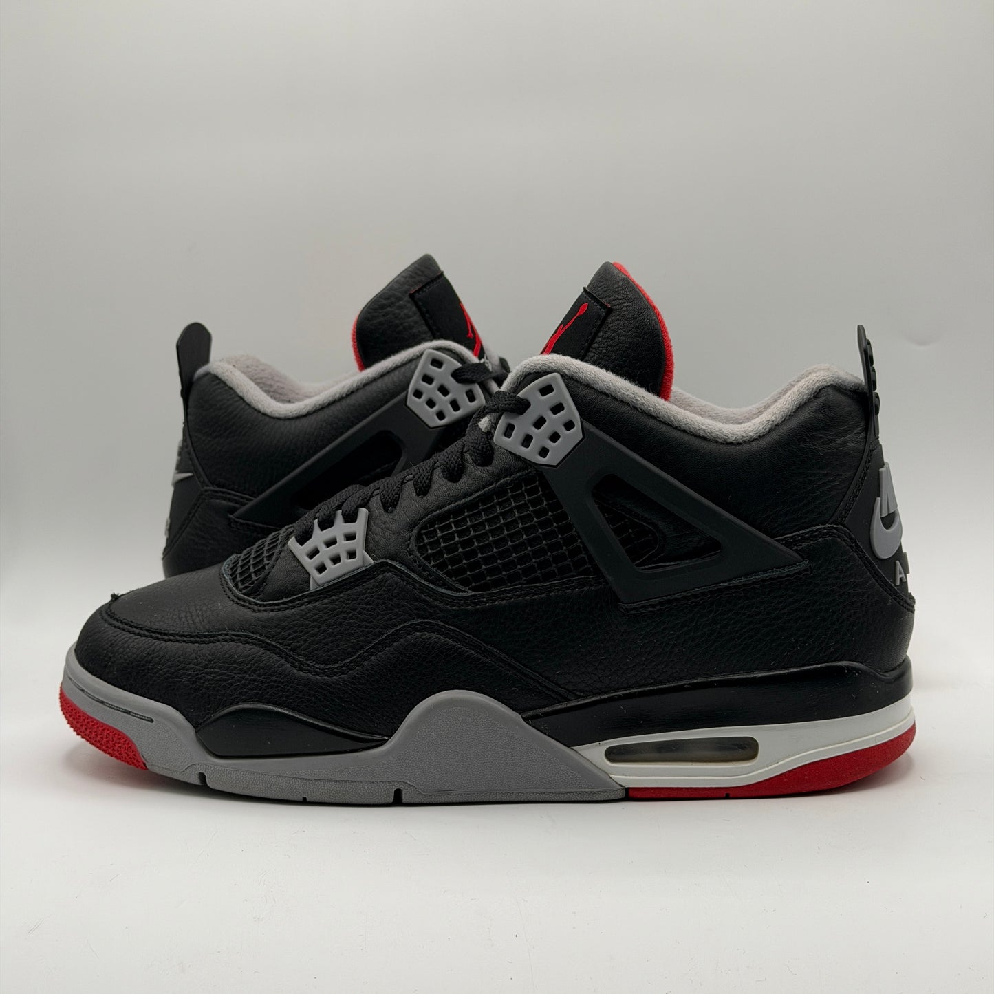 (USED NO BOX) Jordan 4 Retro Bred Reimagined Size 10