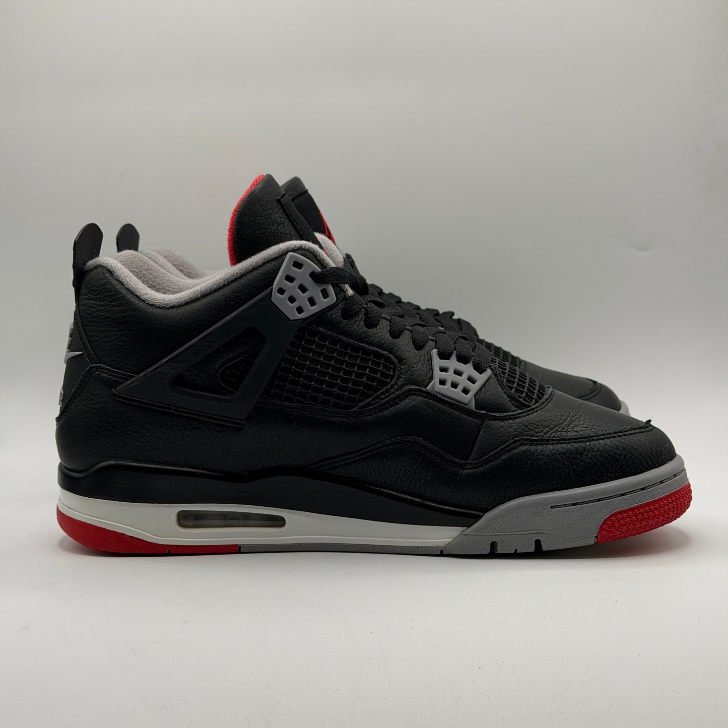 (USED NO BOX) Jordan 4 Retro Bred Reimagined Size 10