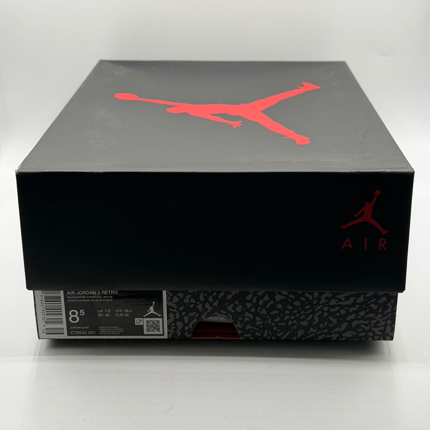 (USED) Jordan 3 Black Cat (2025) Size 8.5