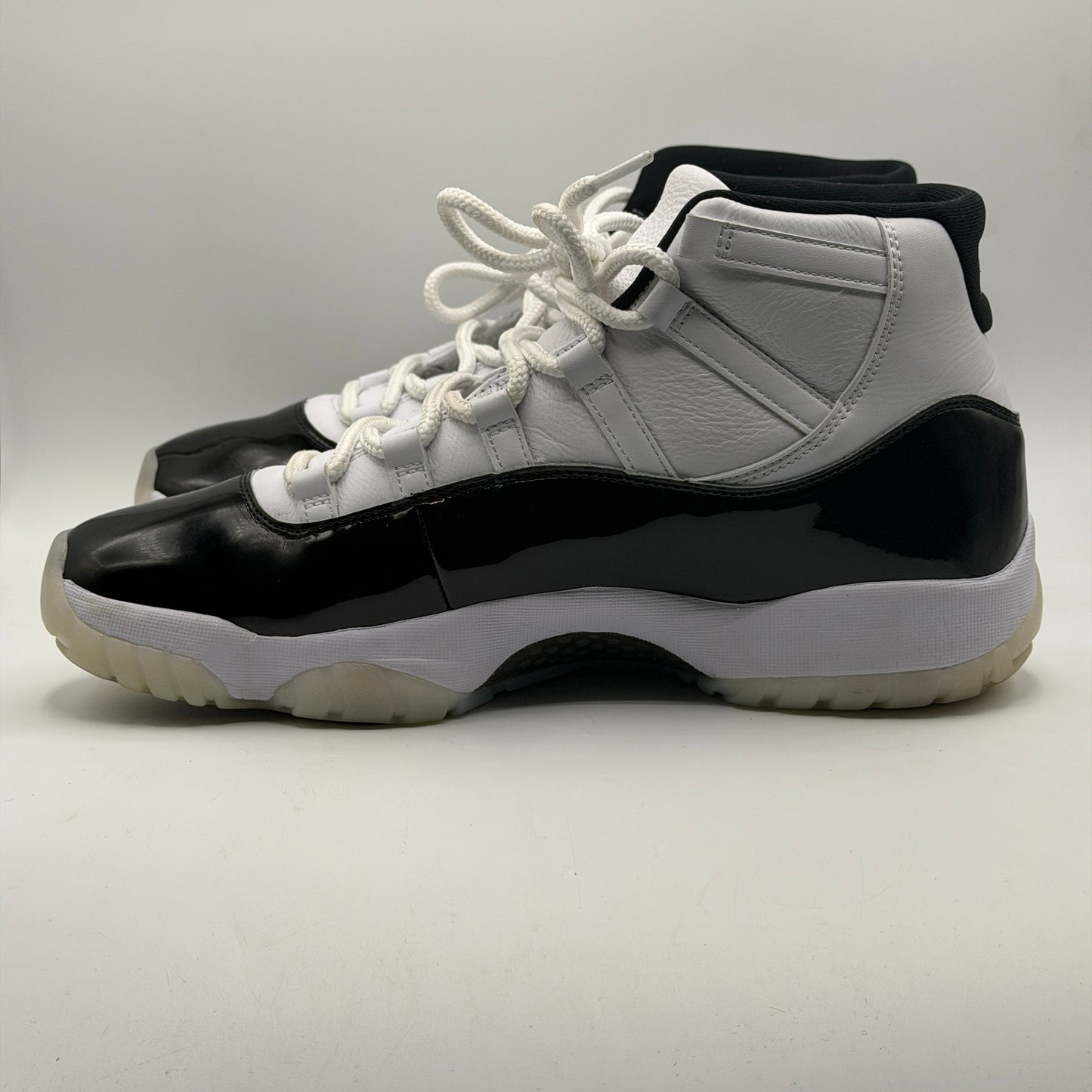 (USED NO BOX) Jordan 11 Retro DMP Gratitude Size 12