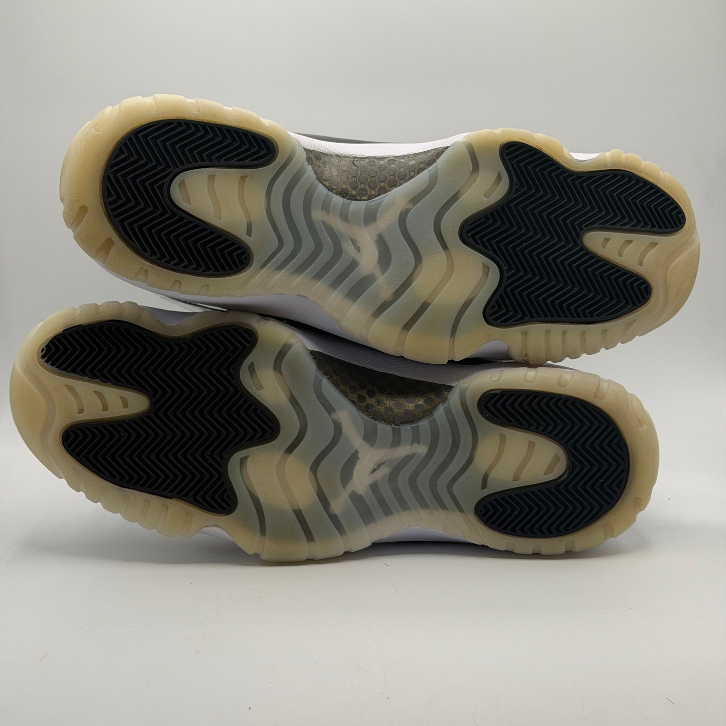 (USED NO BOX) Jordan 11 Retro DMP Gratitude Size 12