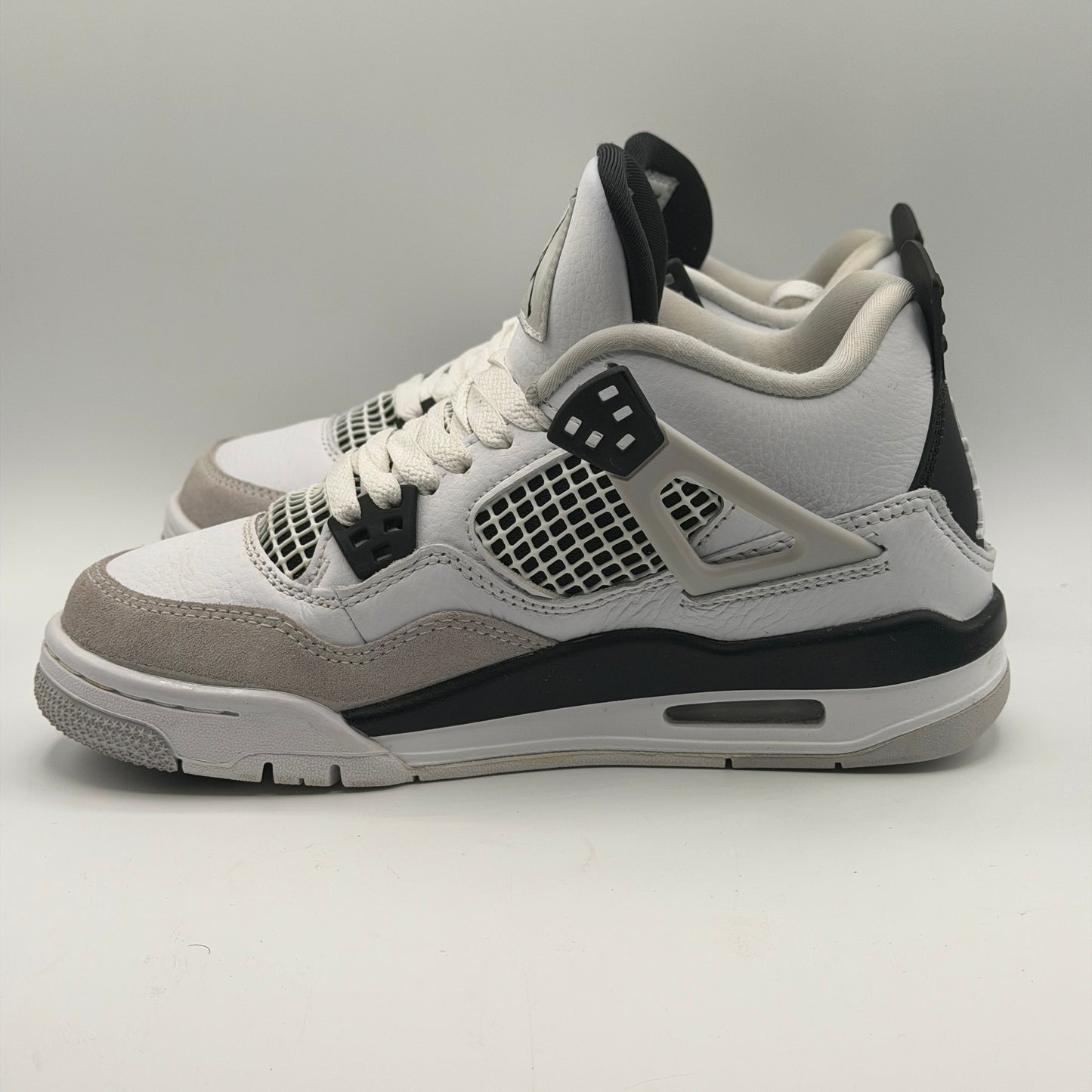 (USED) Jordan 4 Retro Military Black Size 4Y