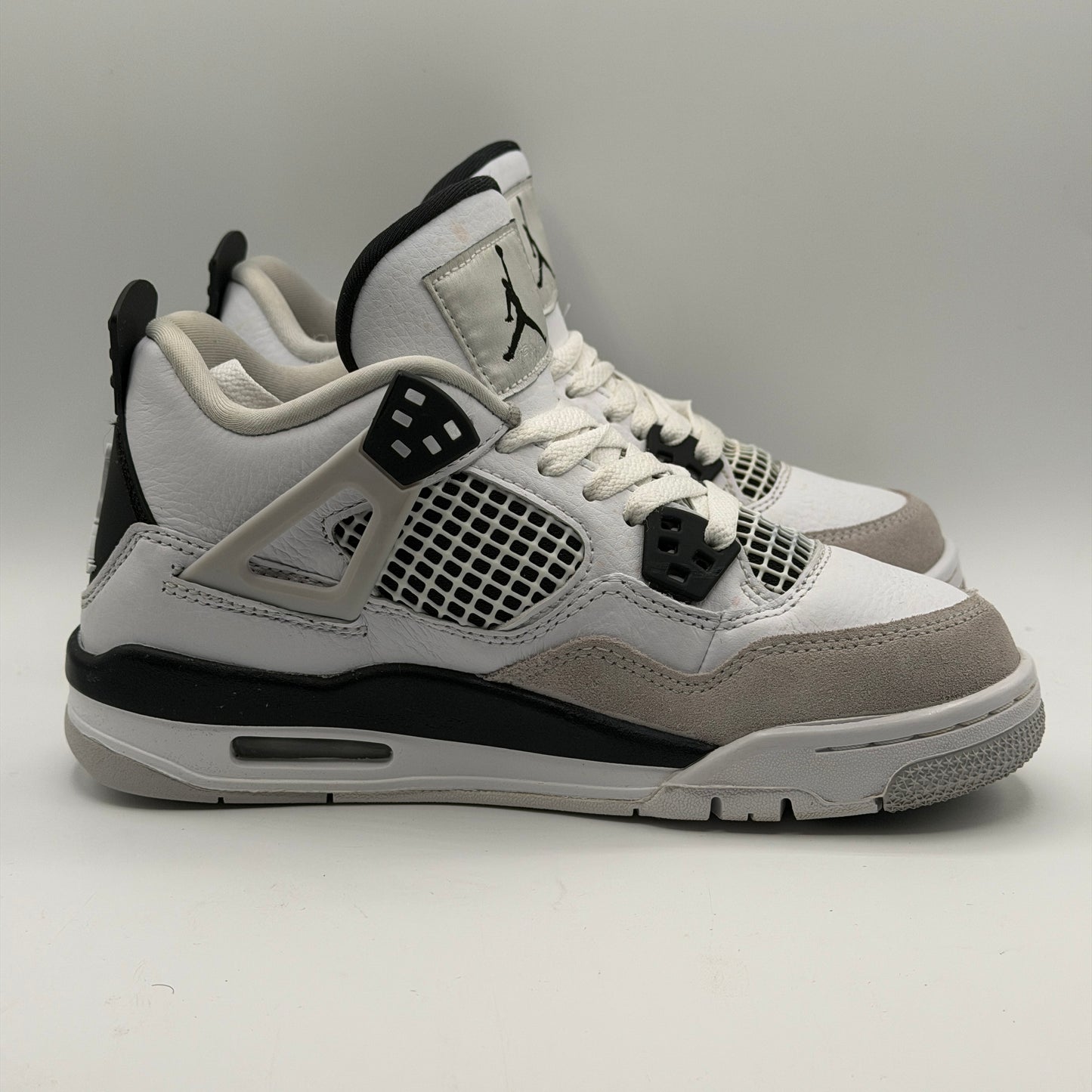 (USED) Jordan 4 Retro Military Black Size 4Y
