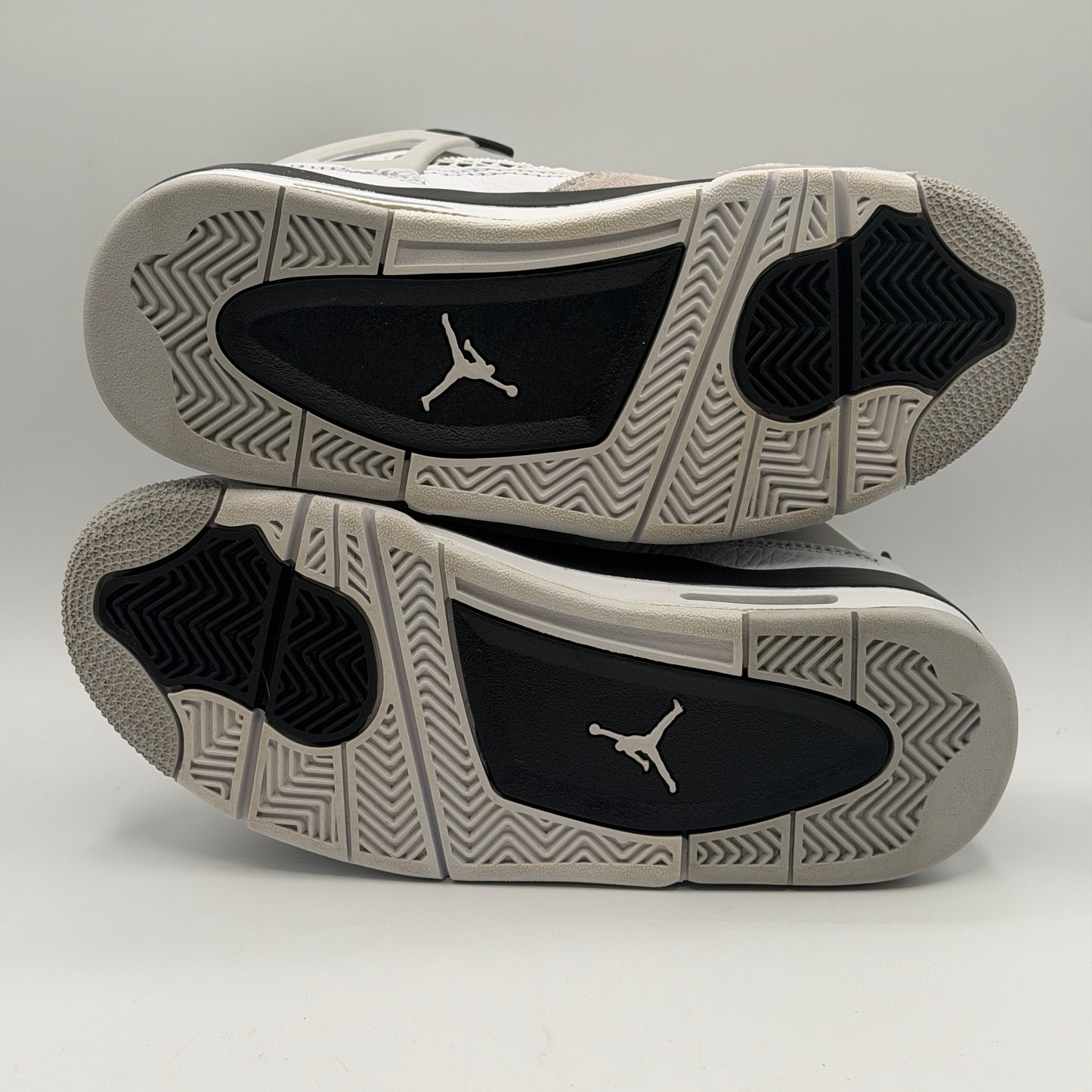 (USED) Jordan 4 Retro Military Black Size 4Y