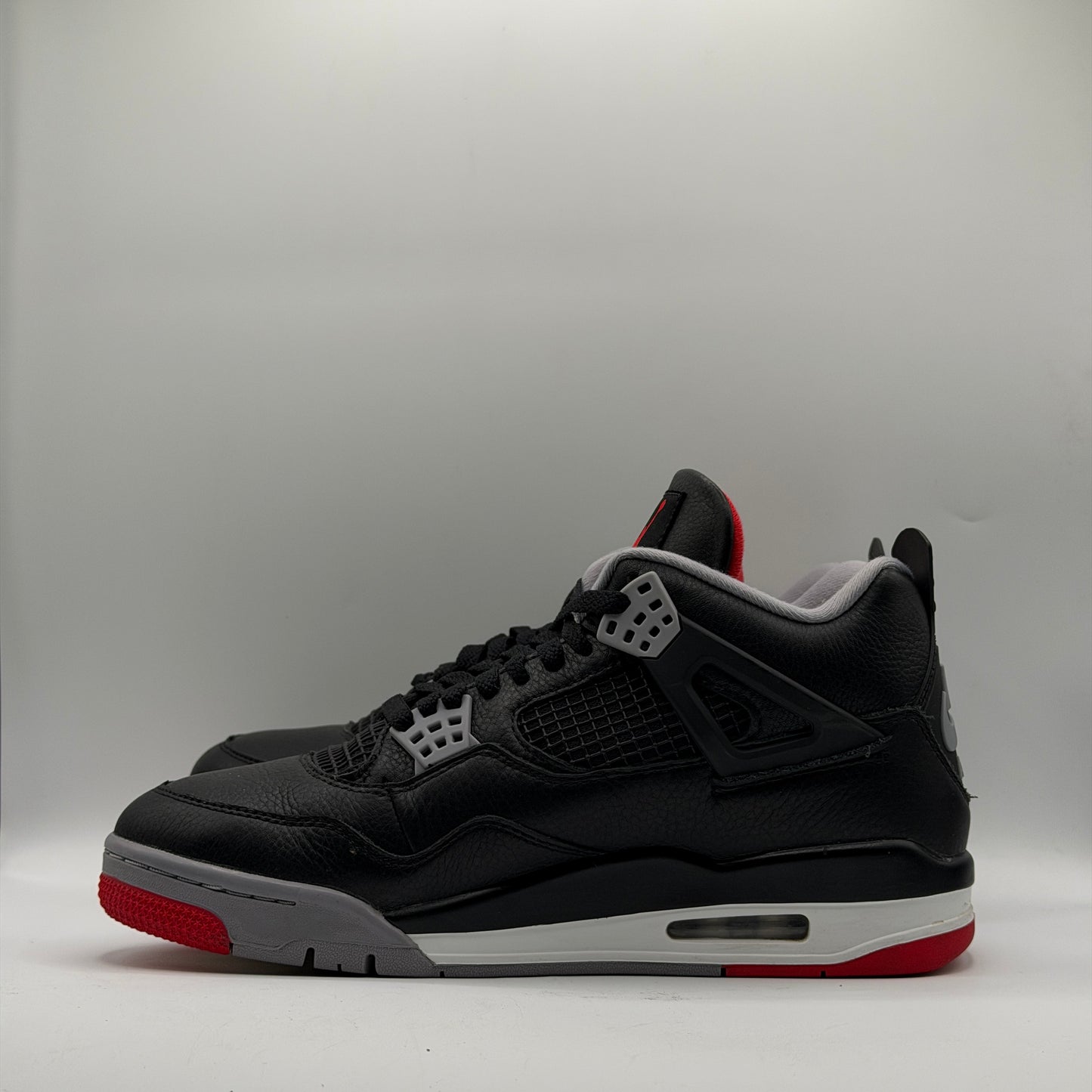 (USED) Jordan 4 Retro Bred Reimagined Size 9.5