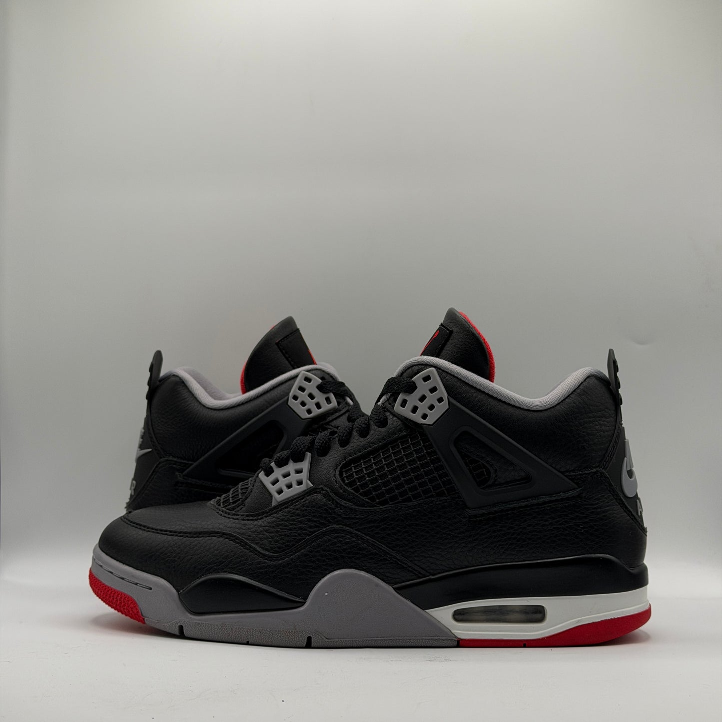 (USED) Jordan 4 Retro Bred Reimagined Size 9.5
