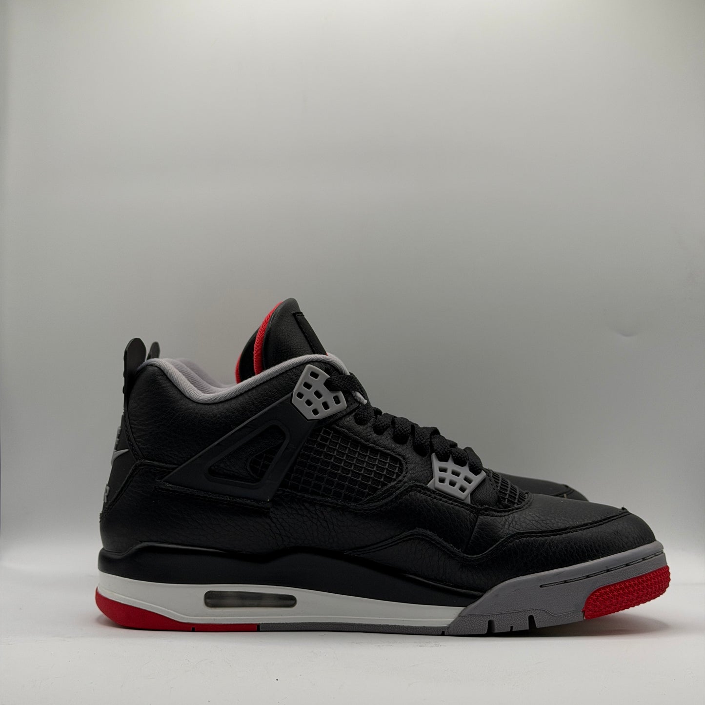 (USED) Jordan 4 Retro Bred Reimagined Size 9.5