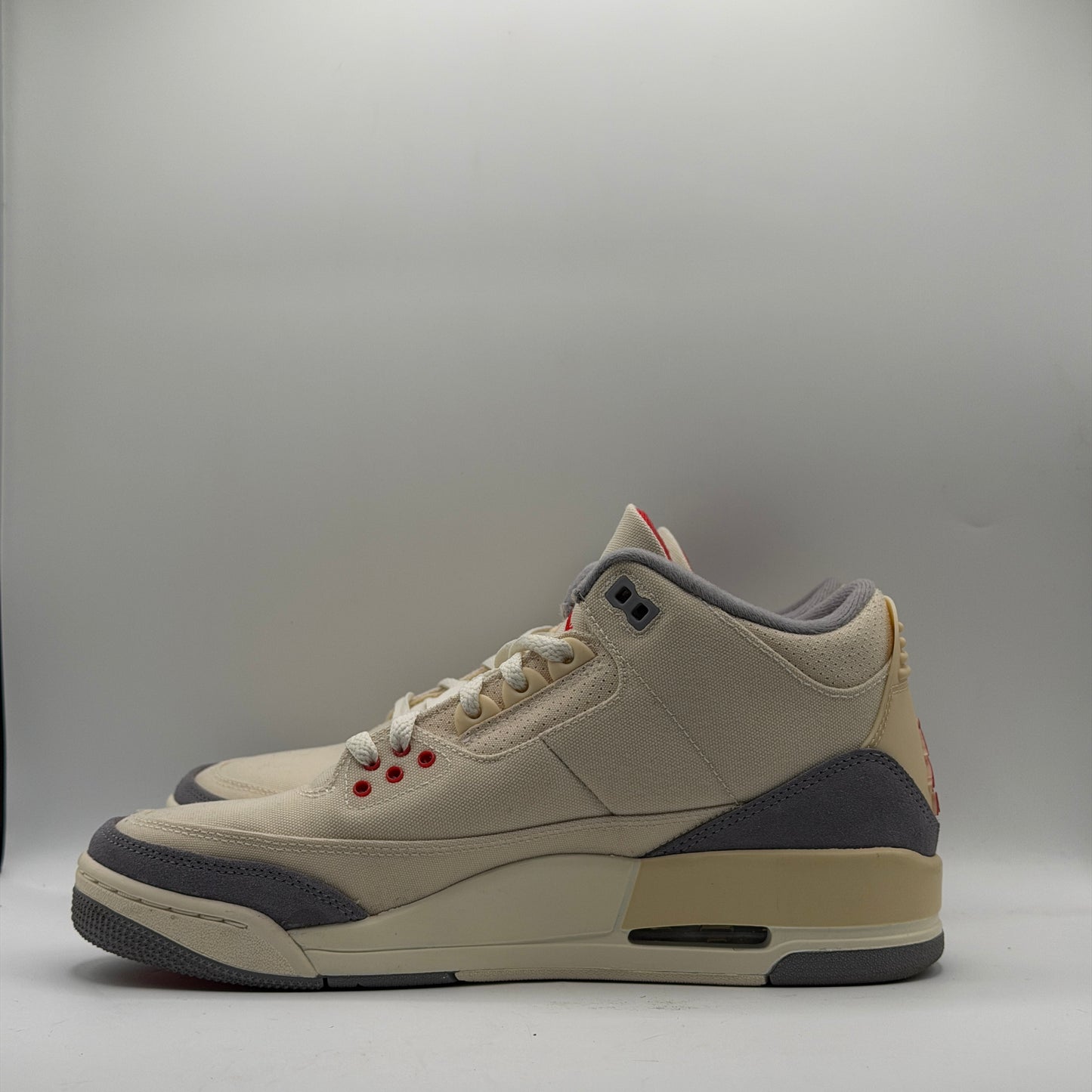 (USED) Jordan 3 Retro Muslin Size 9
