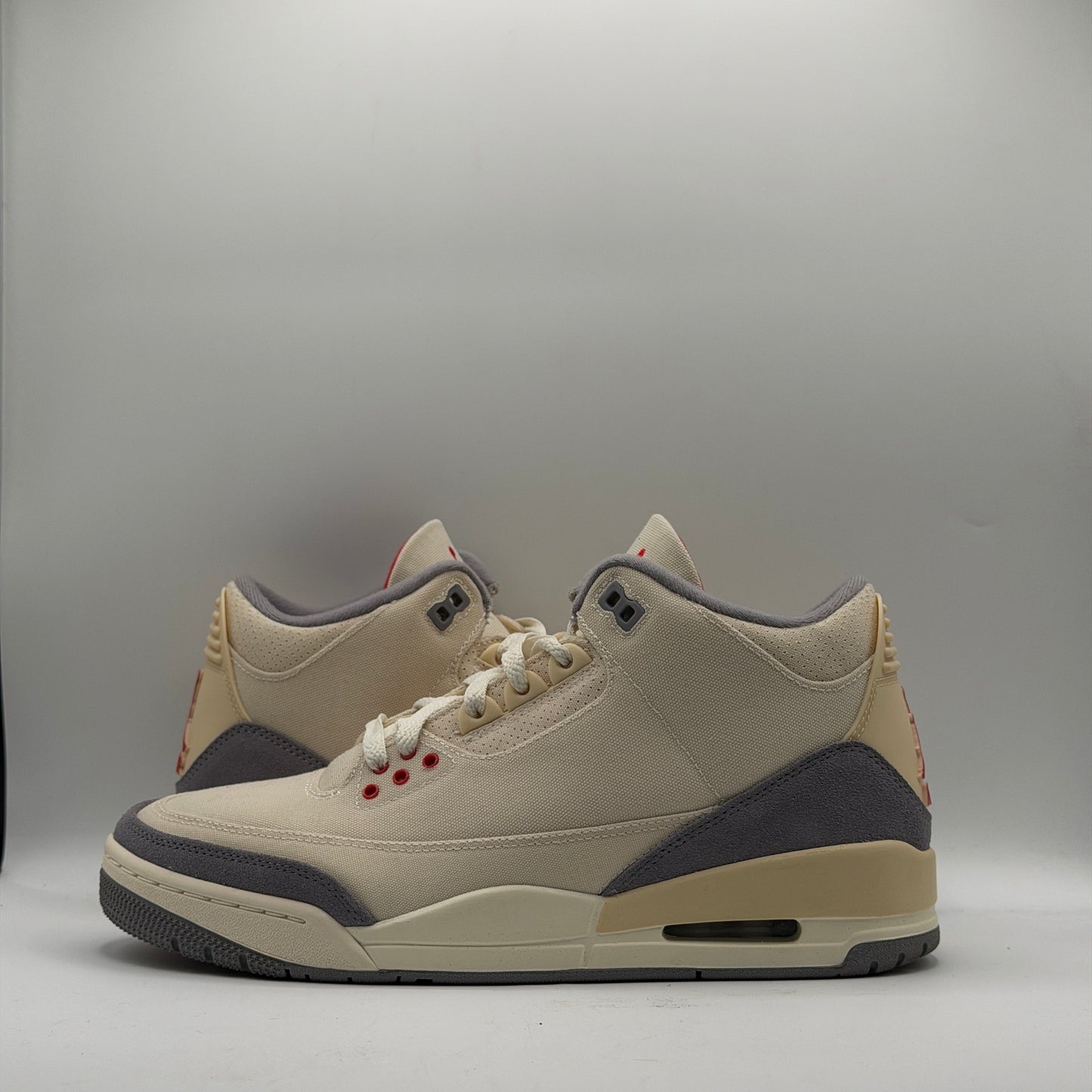 (USED) Jordan 3 Retro Muslin Size 9