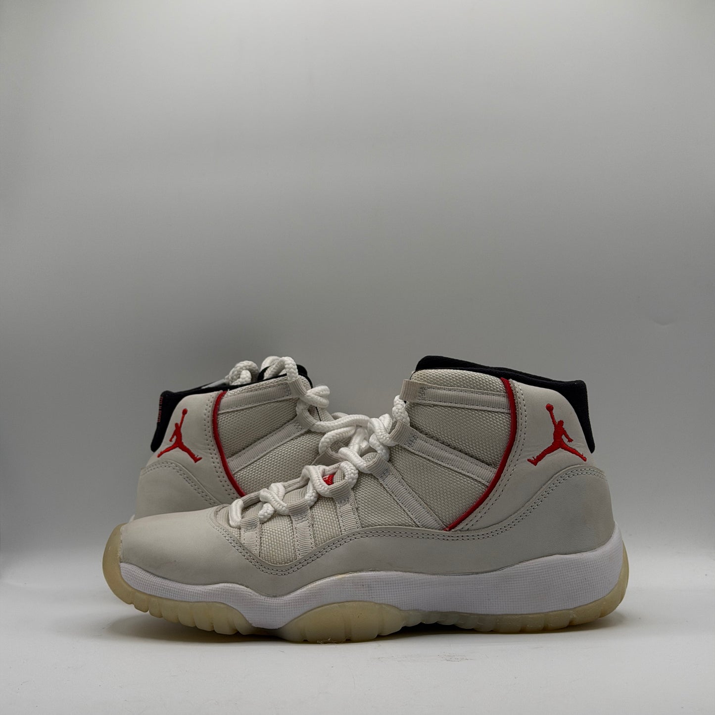(USED) Jordan 11 Retro Platinum Tint Size 6Y